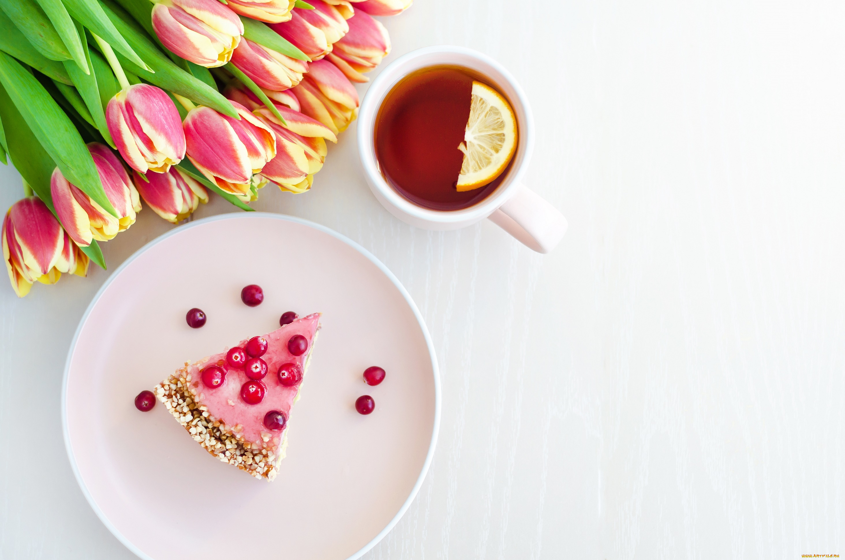 еда, торты, цветы, ягоды, лимон, чай, тюльпаны, торт