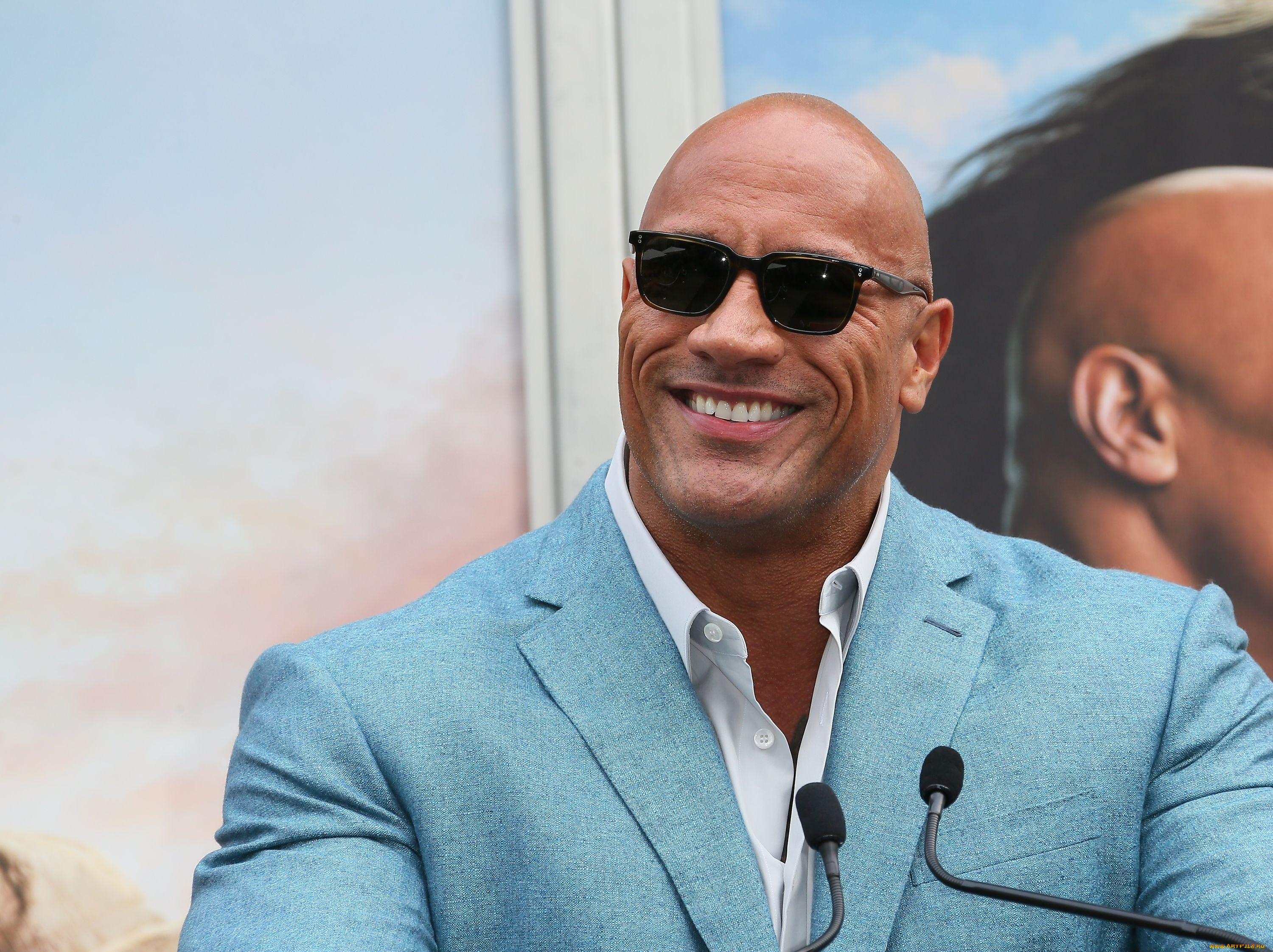 мужчины, dwayne, johnson, , the, rock, актер, очки, пиджак, улыбка, микрофоны