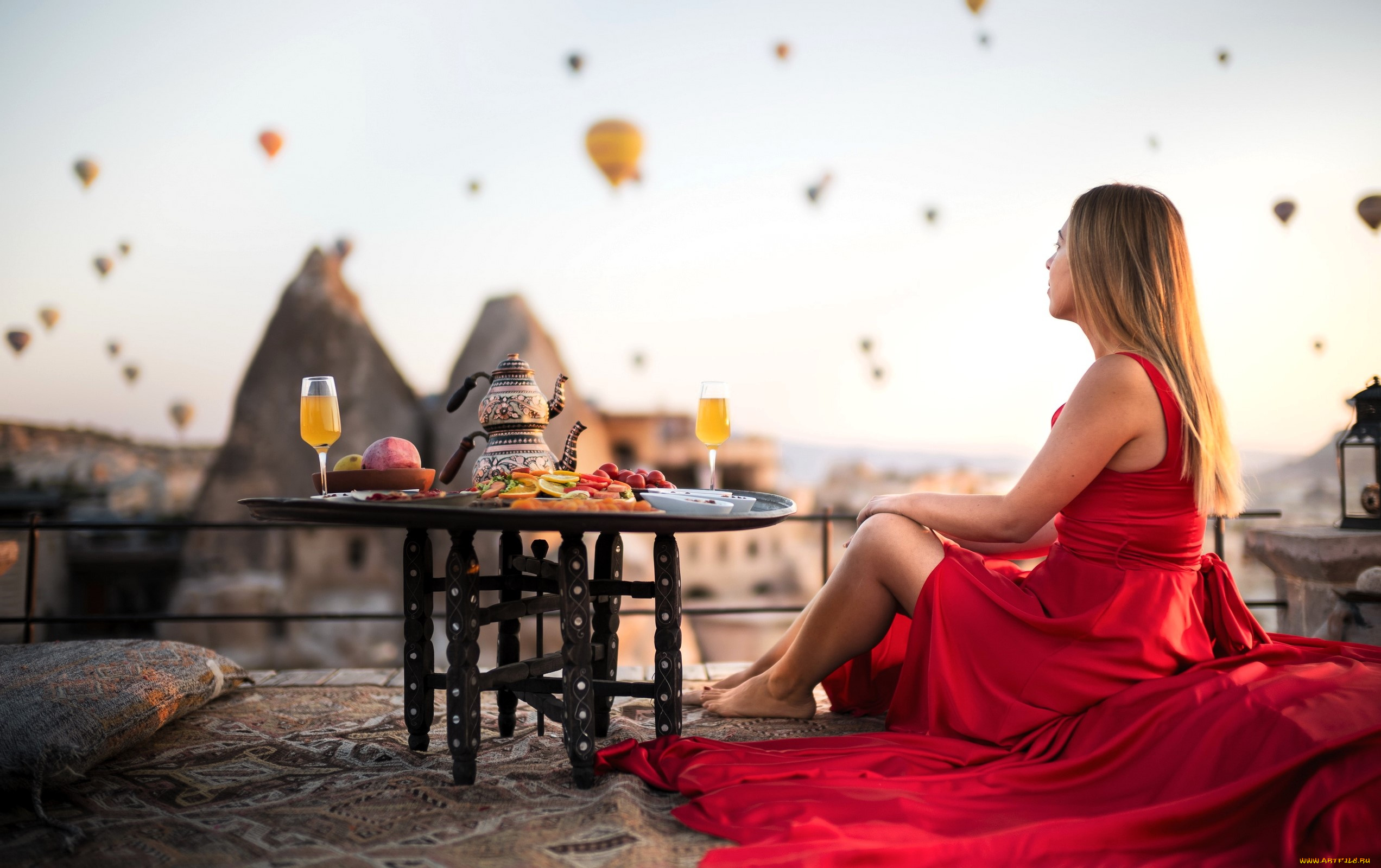 девушки, -, блондинки, , светловолосые, блондинка, платье, балкон, столик, угощения, воздушные, шары