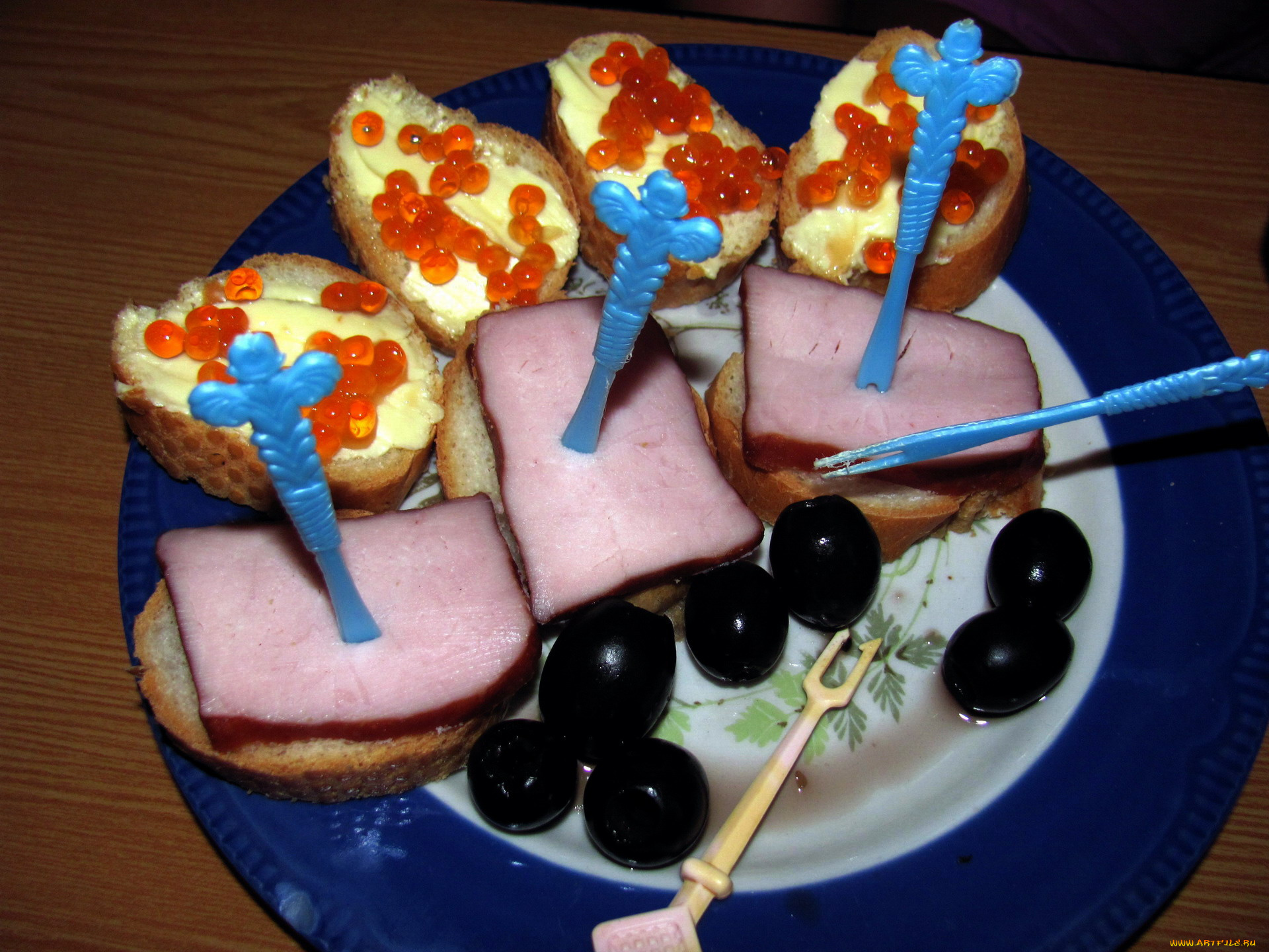 еда, разное, бутерброды, маслины, икра
