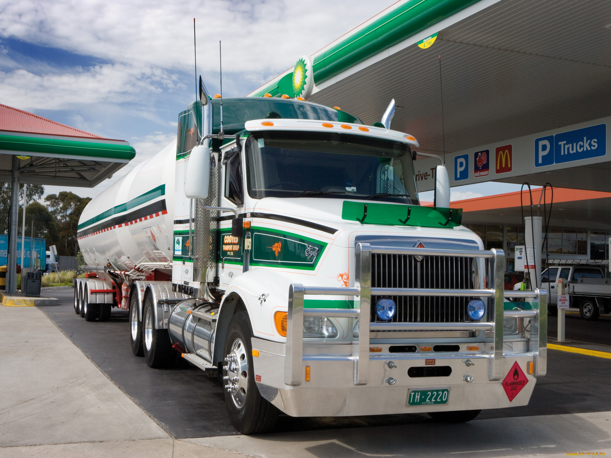 автомобили, international