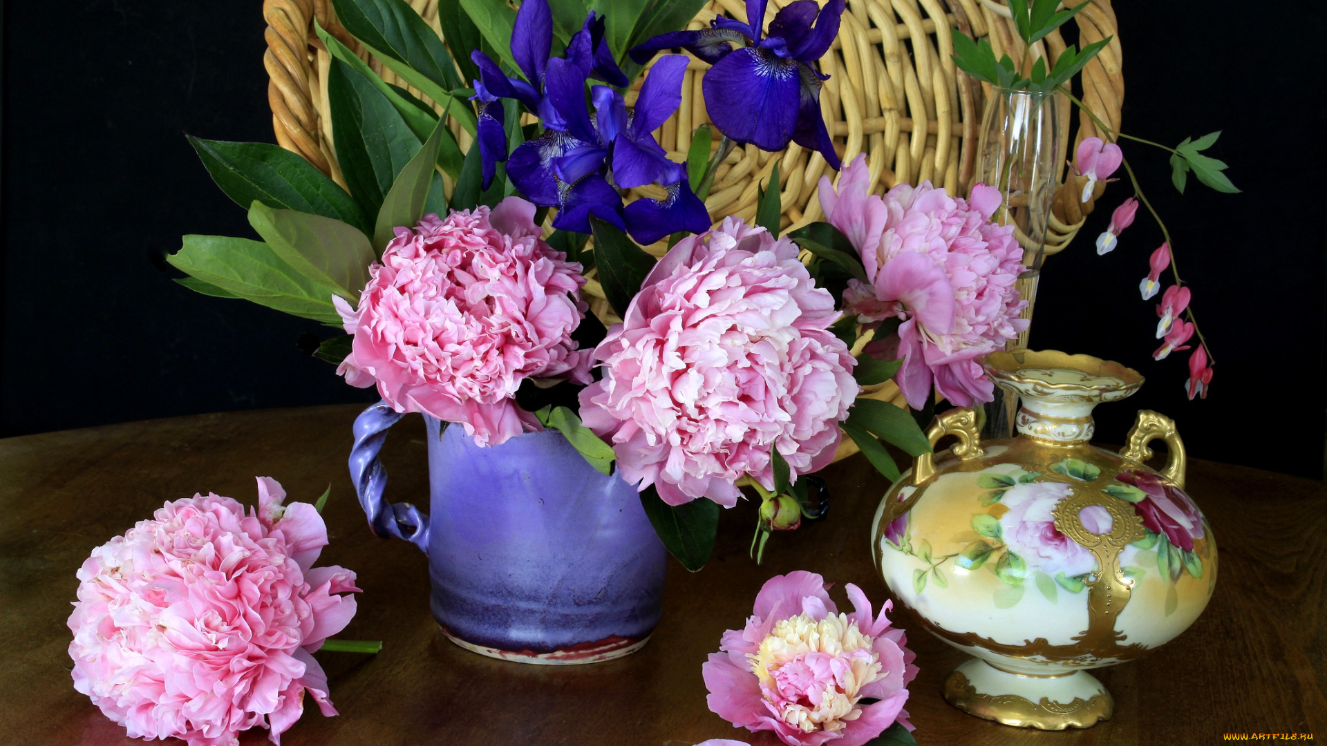 цветы, разные, вместе, пионы, ирисы, дицентра, ваза