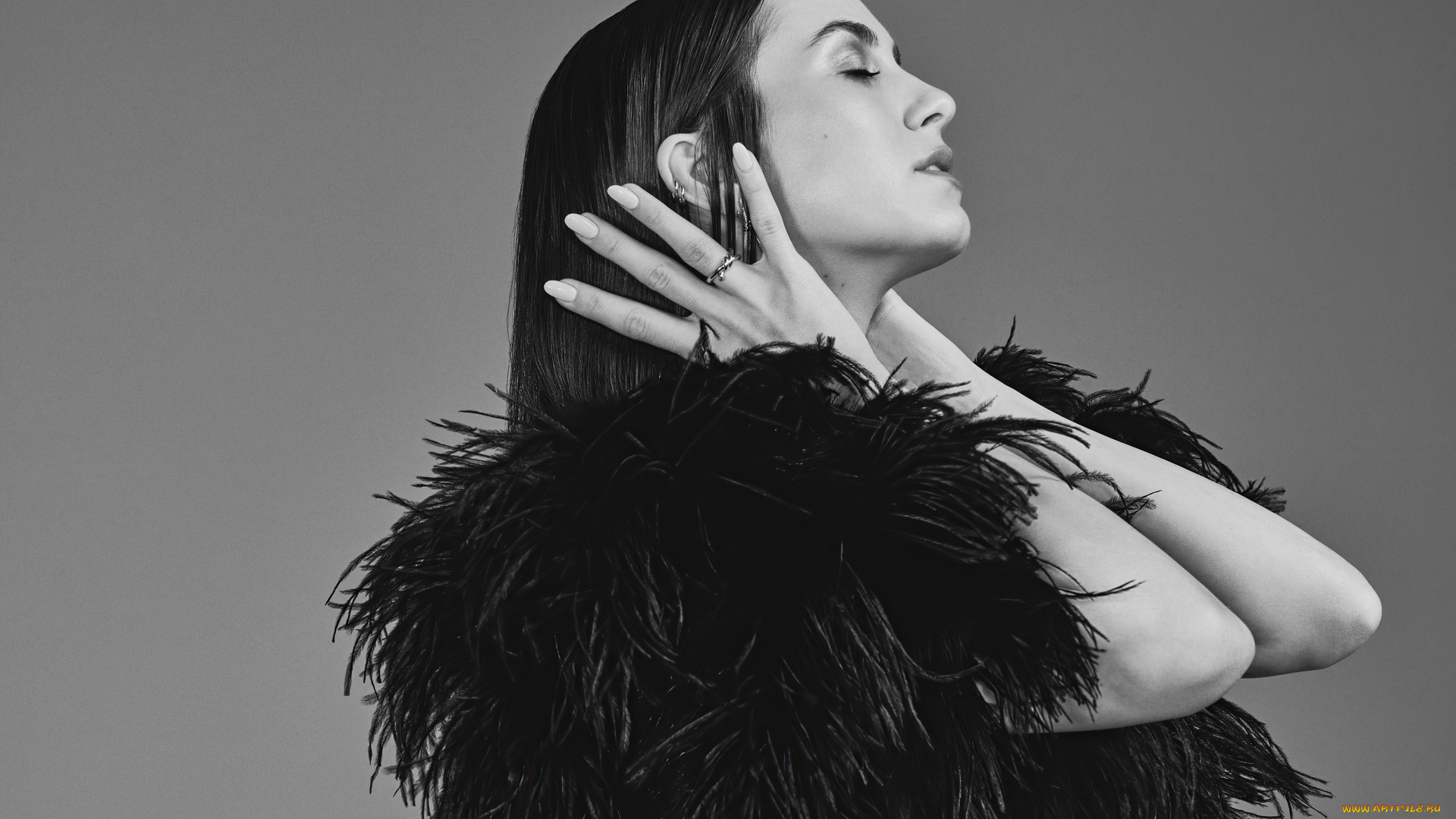 maude, apatow, девушки, черно-белая, профиль