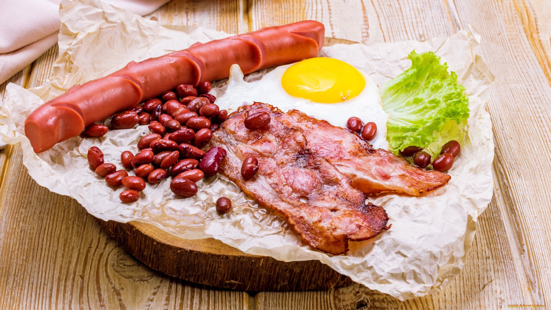 еда, яичные, блюда, яичница, глазунья, бекон, сосиска, фасоль