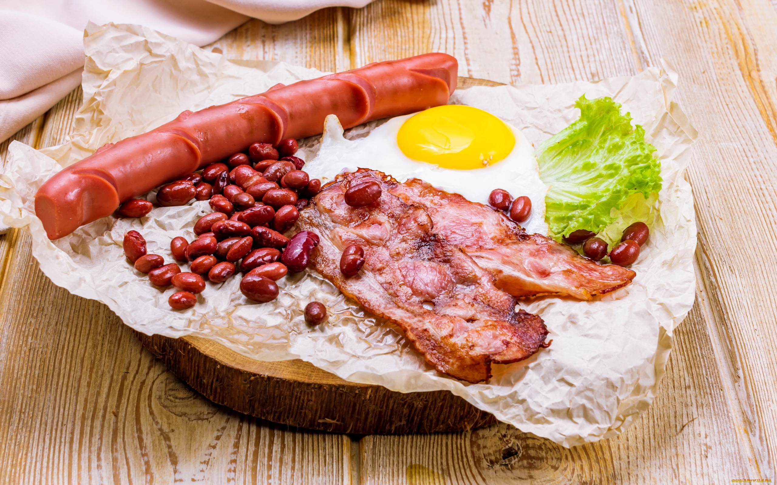 еда, яичные, блюда, яичница, глазунья, бекон, сосиска, фасоль
