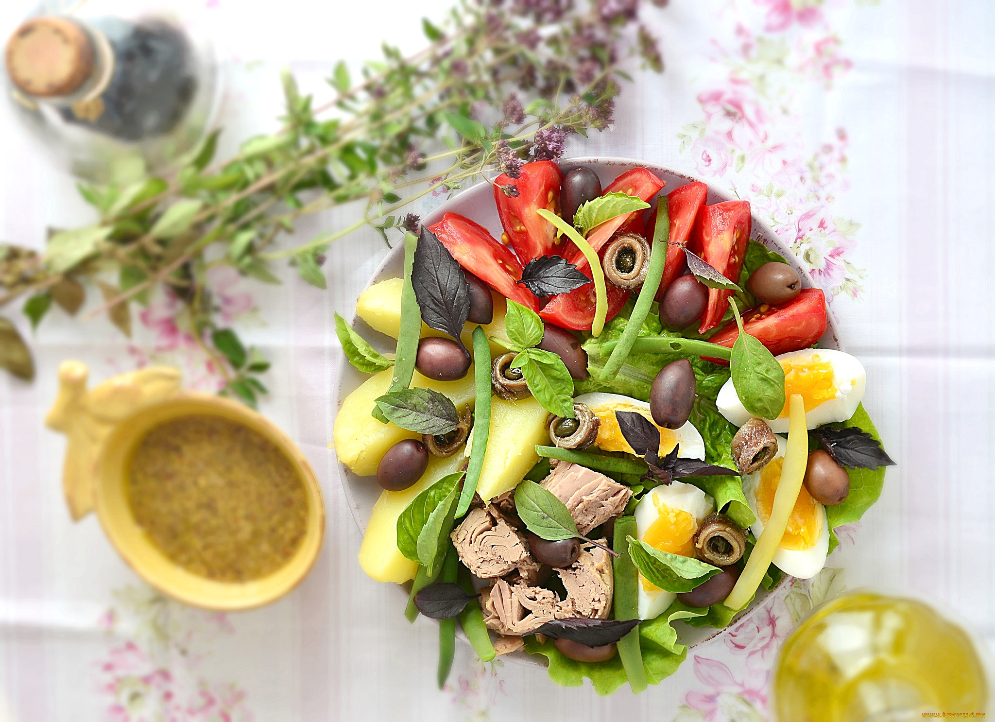 еда, салаты, , закуски, помидоры, сардина, маслины, картофель, яйца