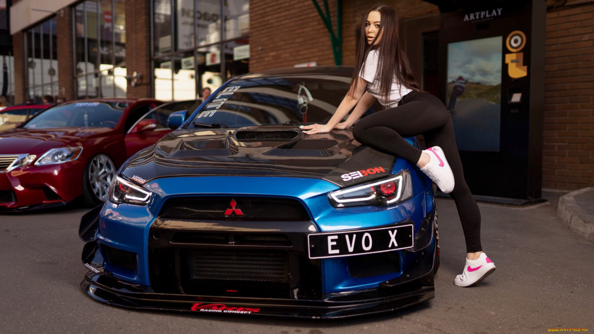 брюнетка, и, mitsubishi, автомобили, -авто, с, девушками, mitsubishi, леггинсы, длинные, волосы, спортивные, женщины, с, автомобилями, кроссовки, nike, футболки