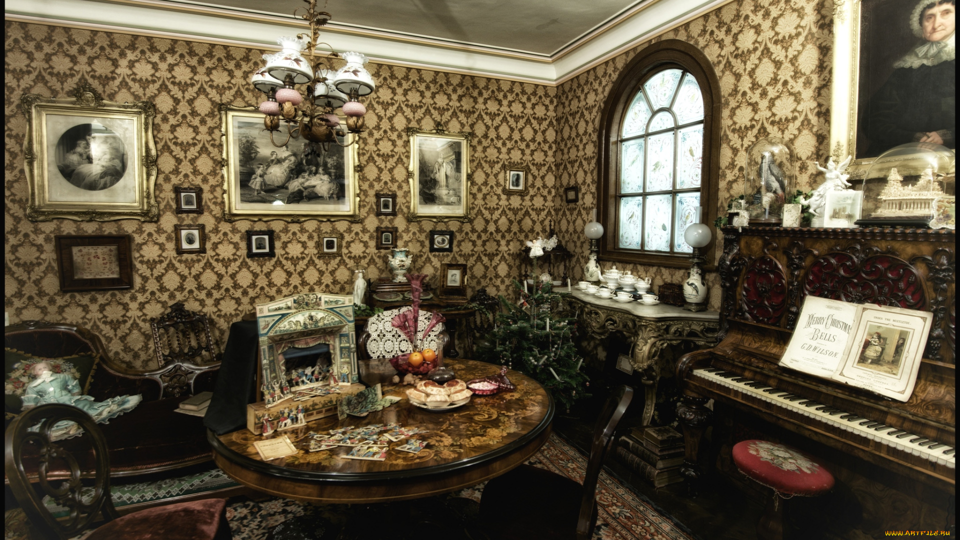 интерьер, гостиная, фотографии, пианино, декор, стол