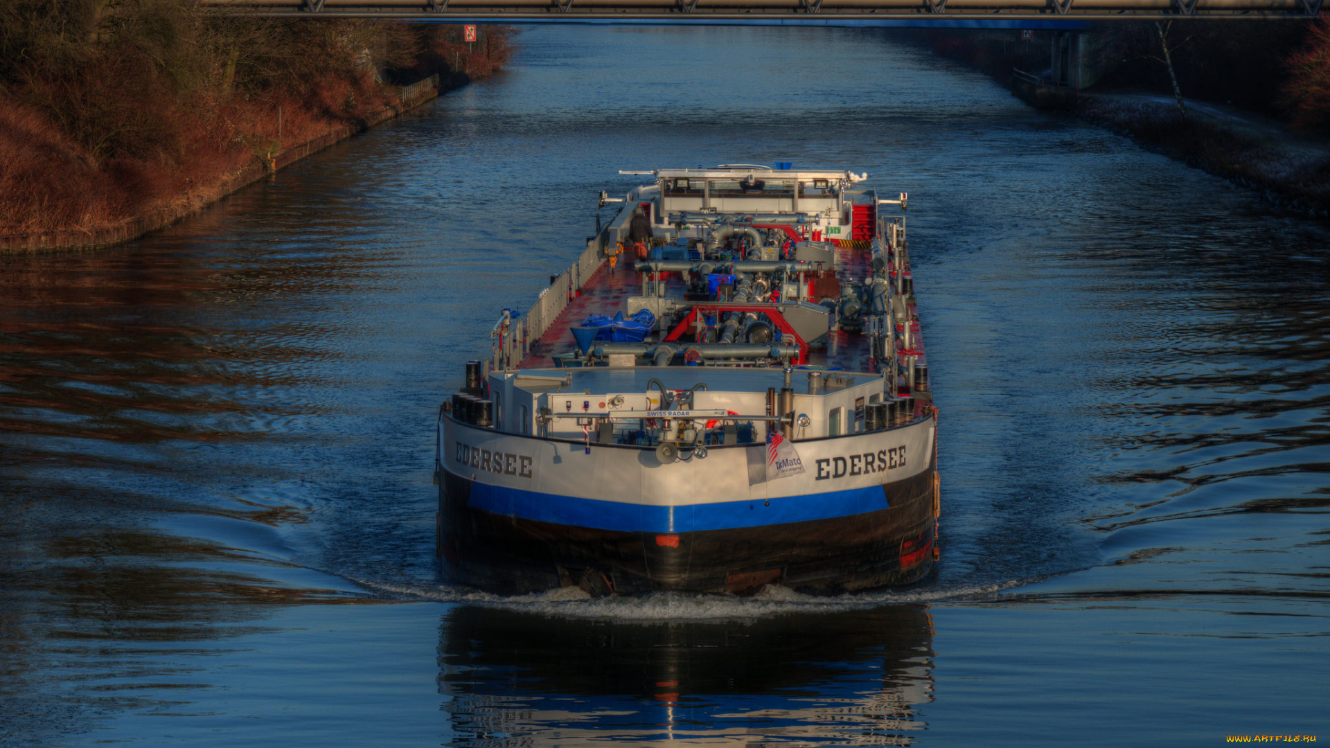 корабли, баржи, побережье