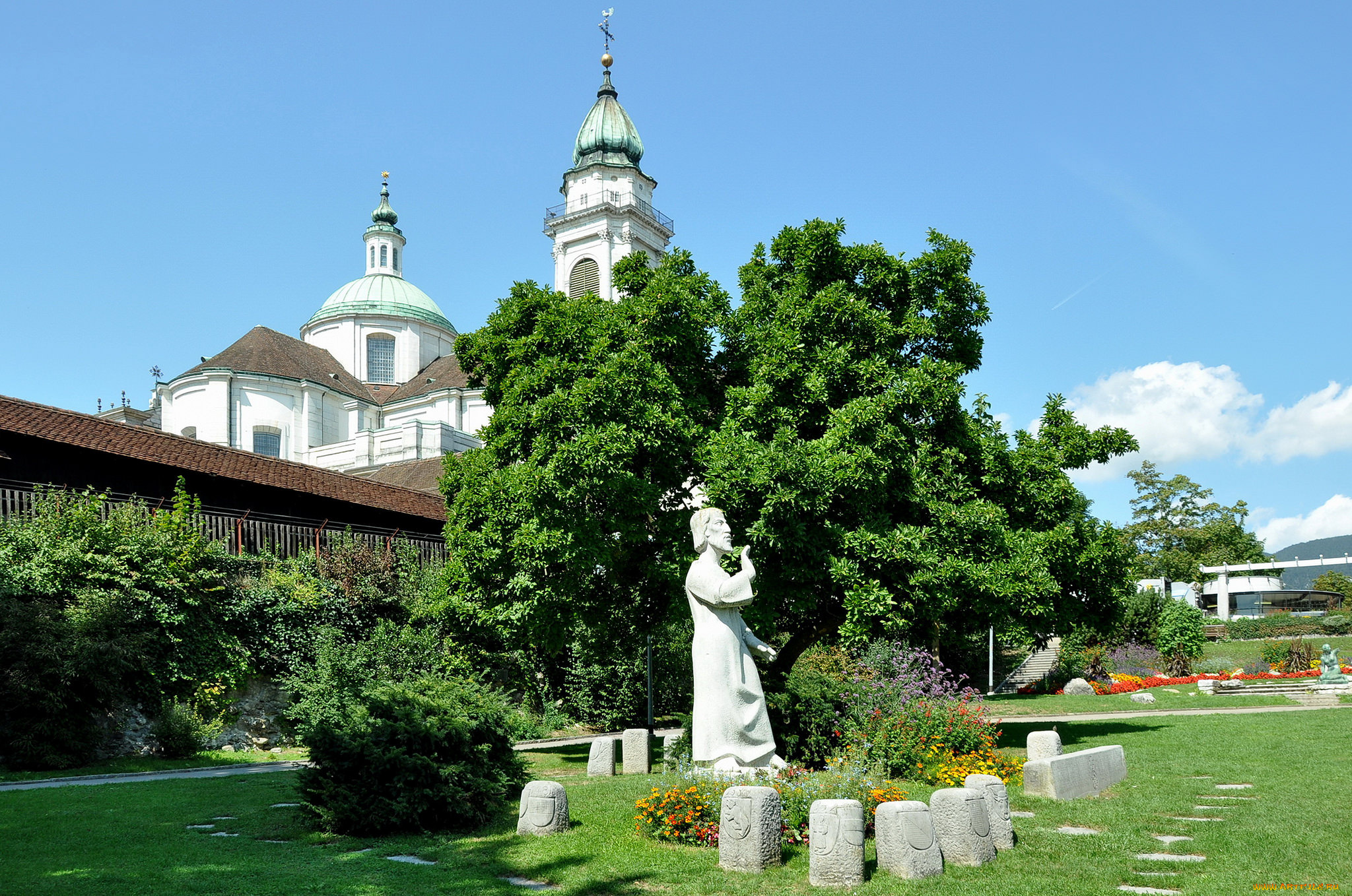 города, -, памятники, , скульптуры, , арт-объекты, собор, деревья, скульптура