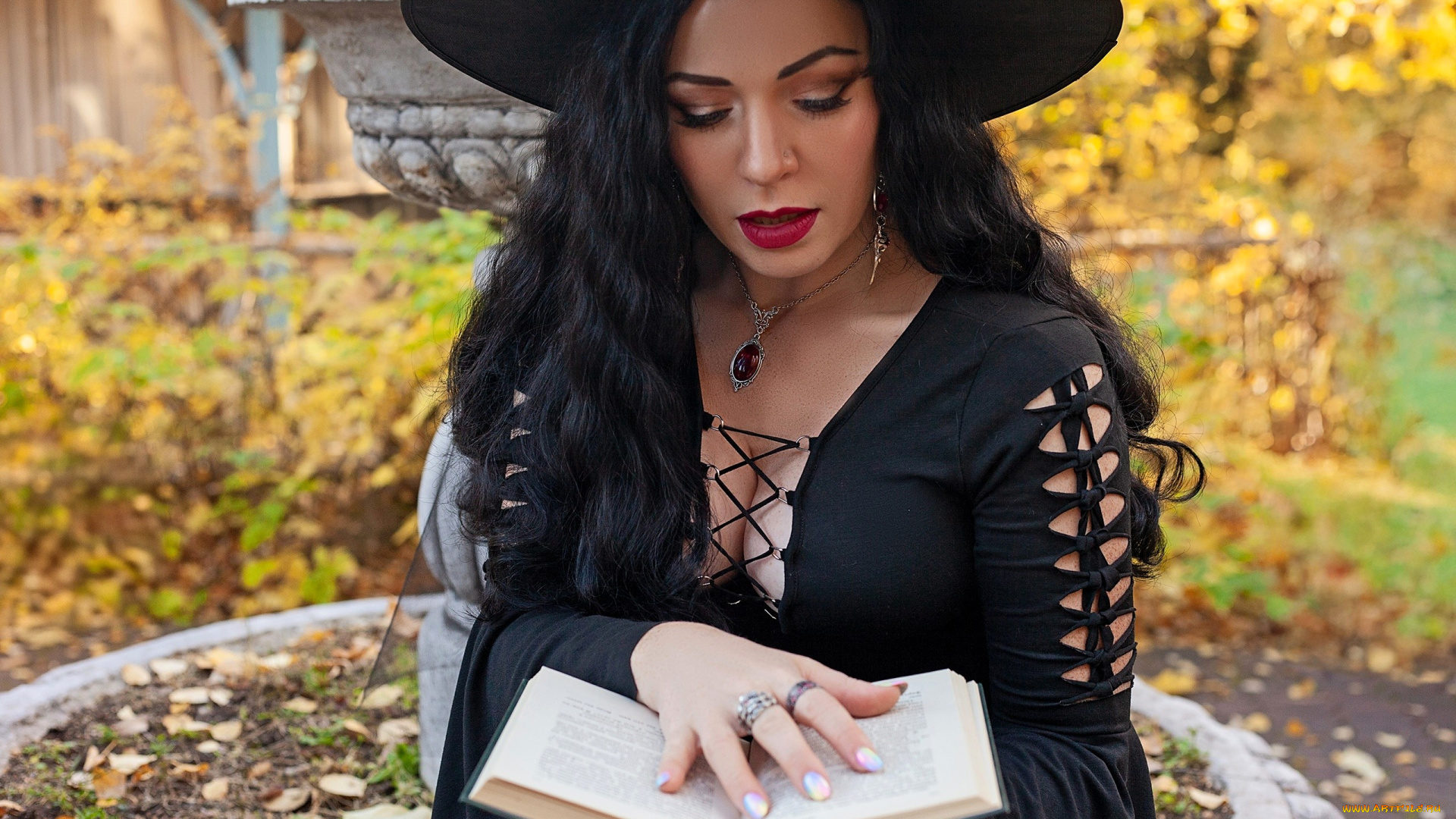 девушки, юлия, огородникова, образ, косплей, наряд, костюм, шляпа, ведьма, платье, книга, осень