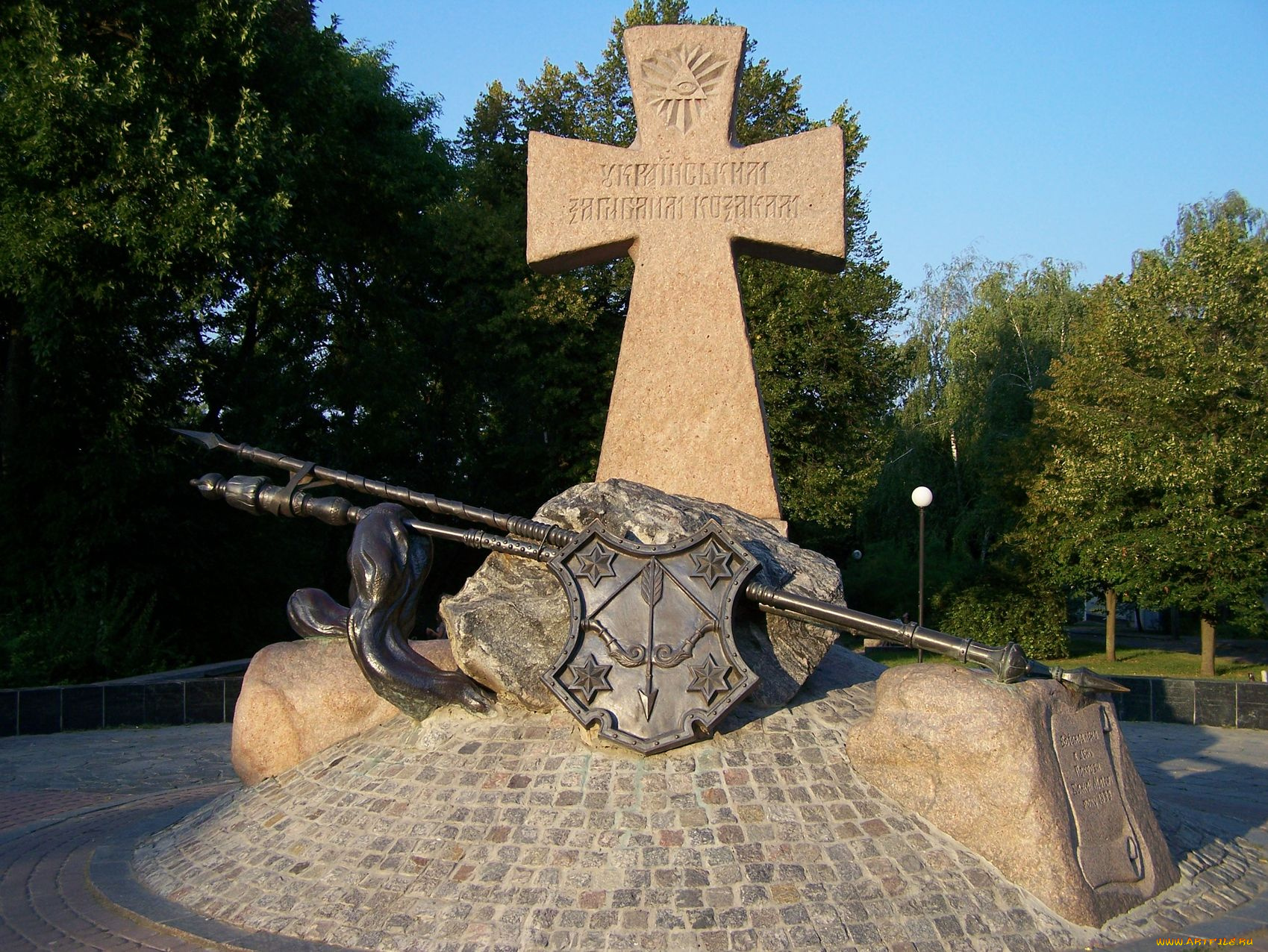 города, памятники, скульптуры, арт, объекты, щит, стяг, копье, крест