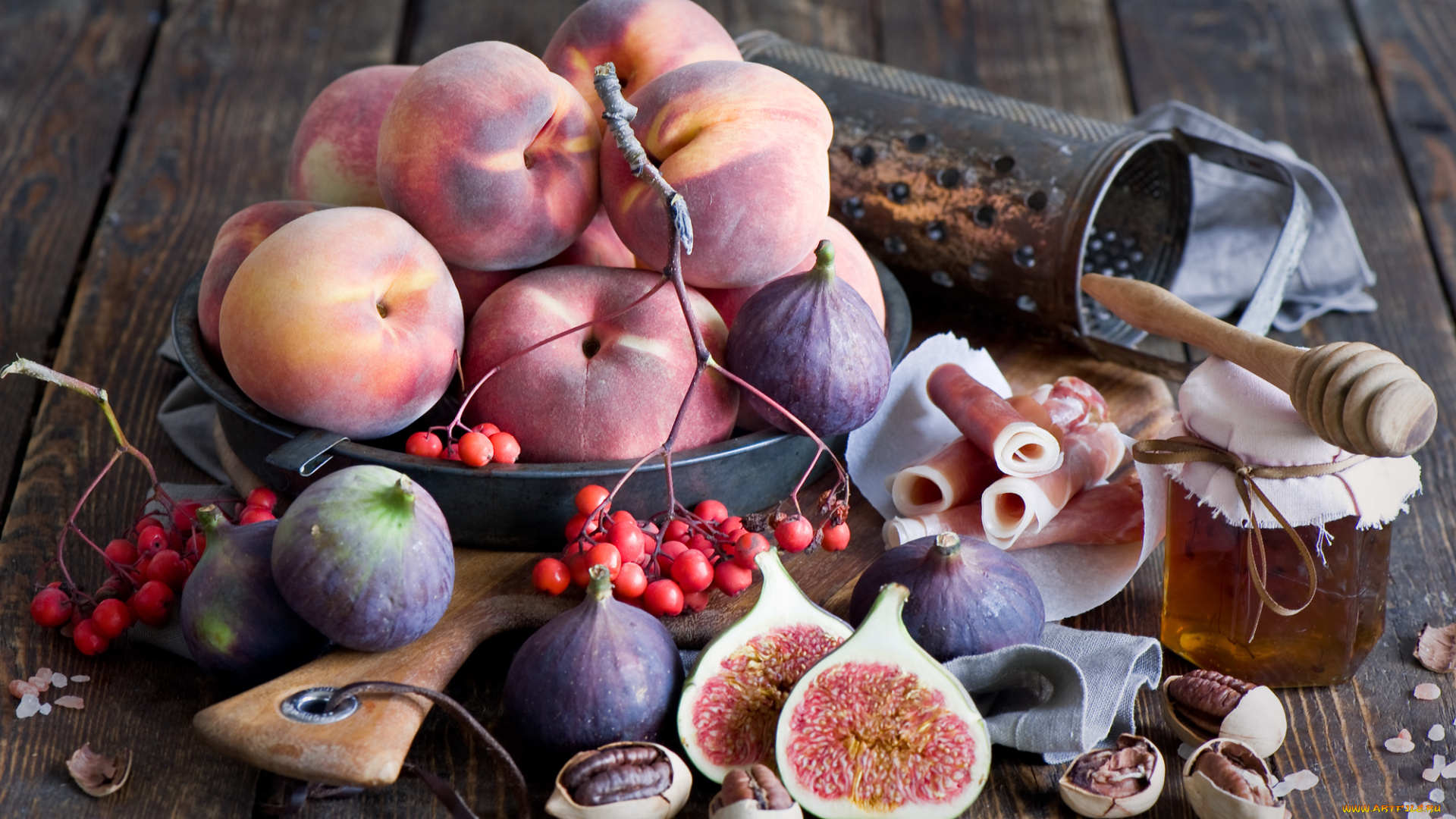 еда, фрукты, , ягоды, ягоды, тёрка, натюрморт, мёд, орехи, персики, хамон, фиги, инжир