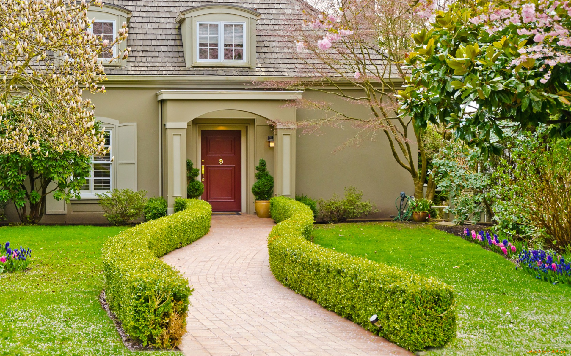 города, -, здания, , дома, газон, цветущий, сад, цветы, особняк, дорожка, дизайн, дом, кусты