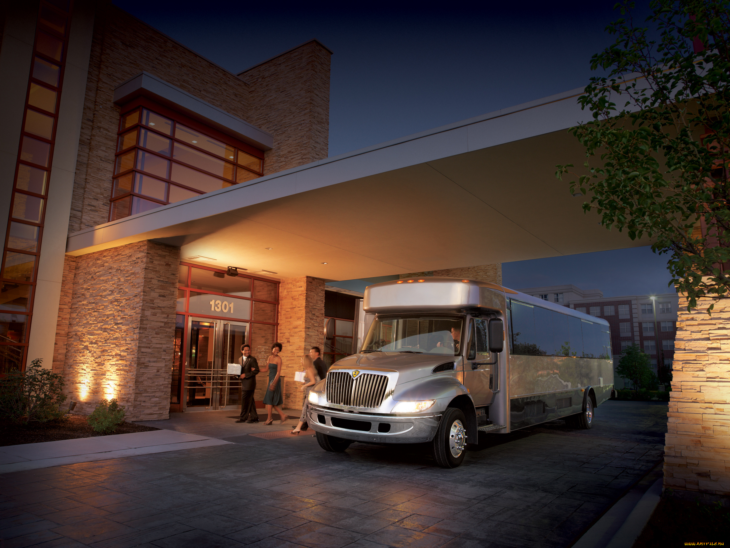 автомобили, international