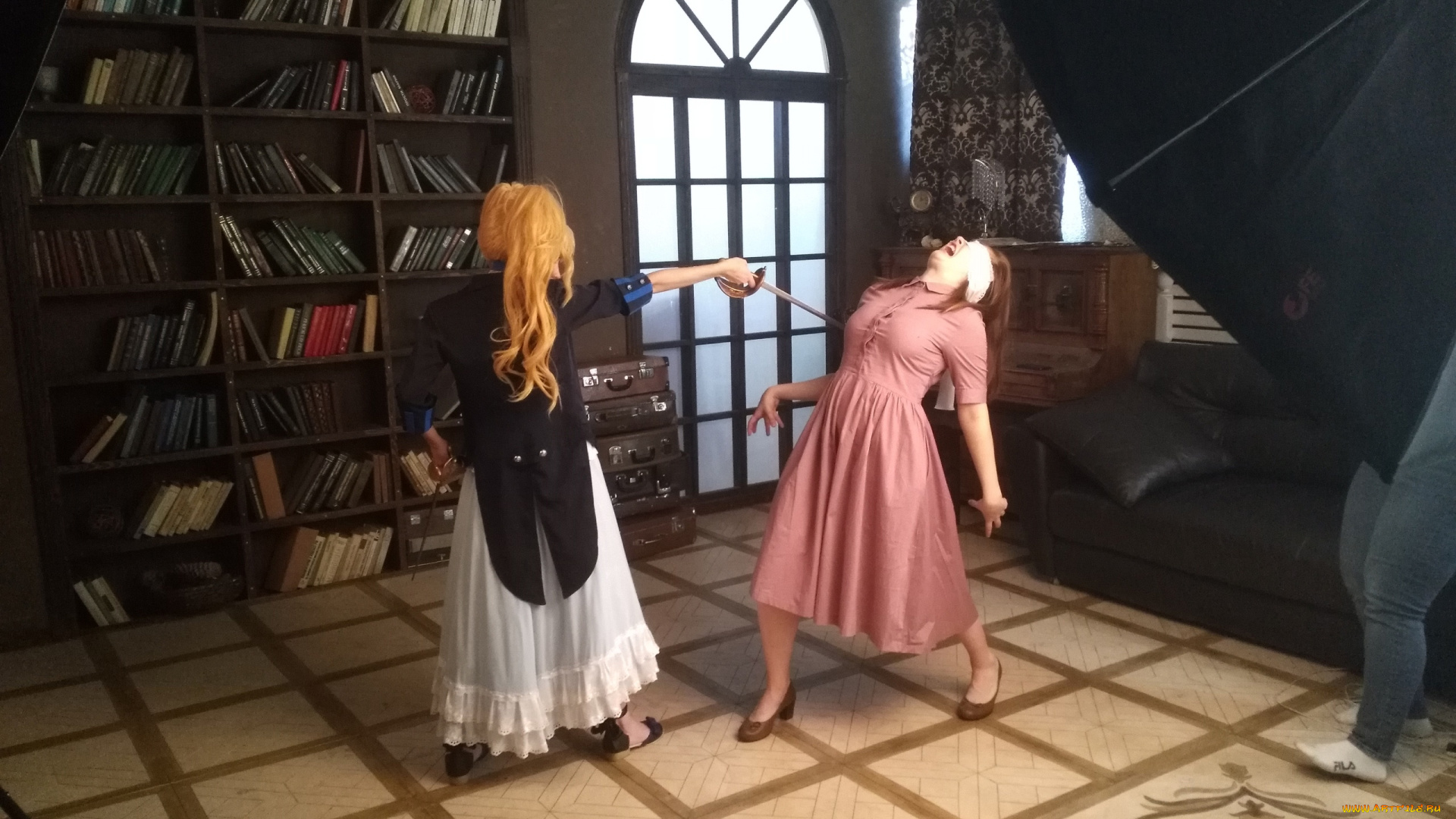 девушки, kirdjava, женщины, шпага, шкаф, книги, образ