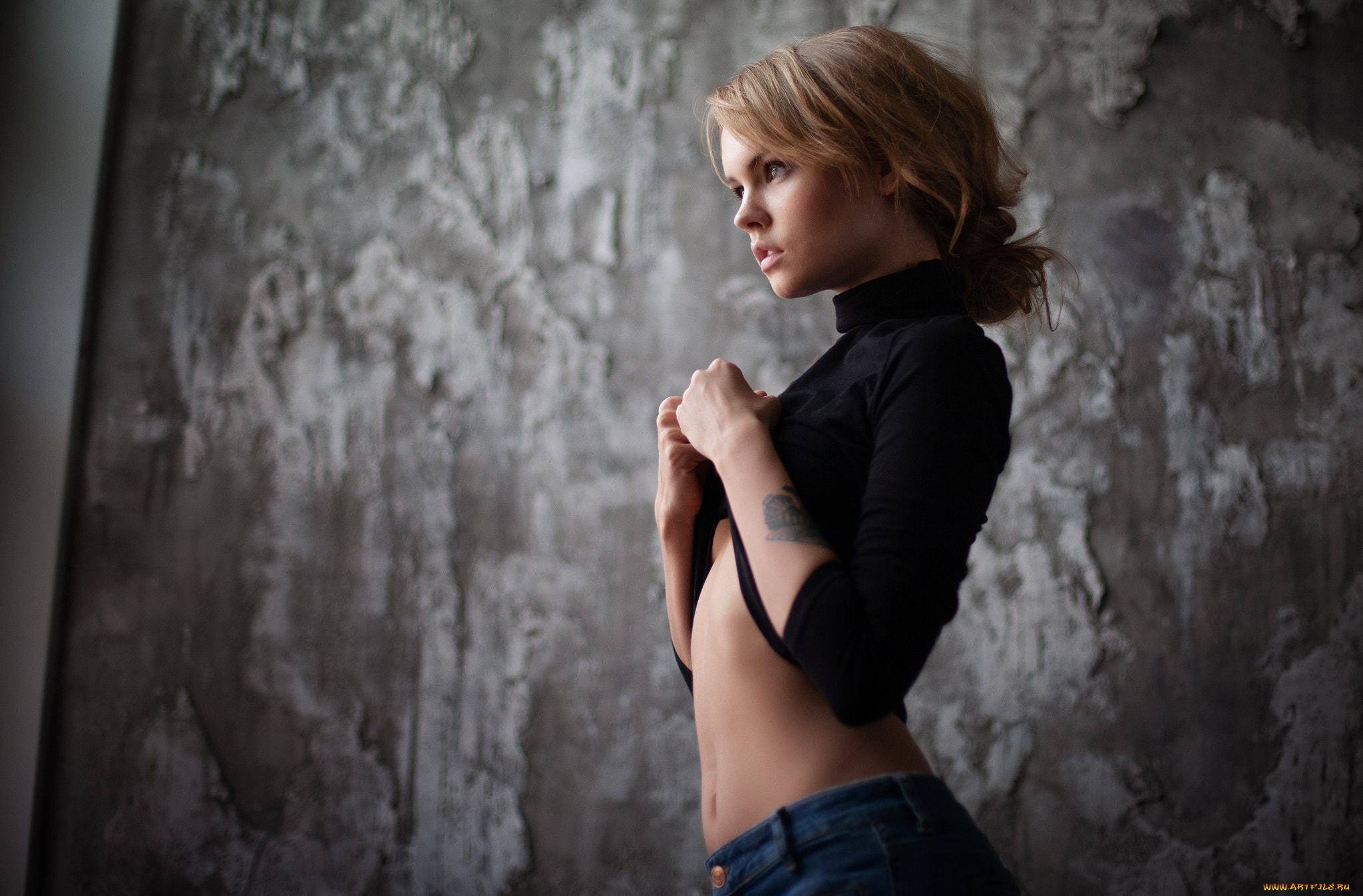 девушки, анастасия, щеглова, анастасия, щеглова, модель, живот, тату, женщины, рубашка, с, открытыми, плечами, растрепанный, пучок, волос, водолазки, без, лифчика, нижняя, часть, груди