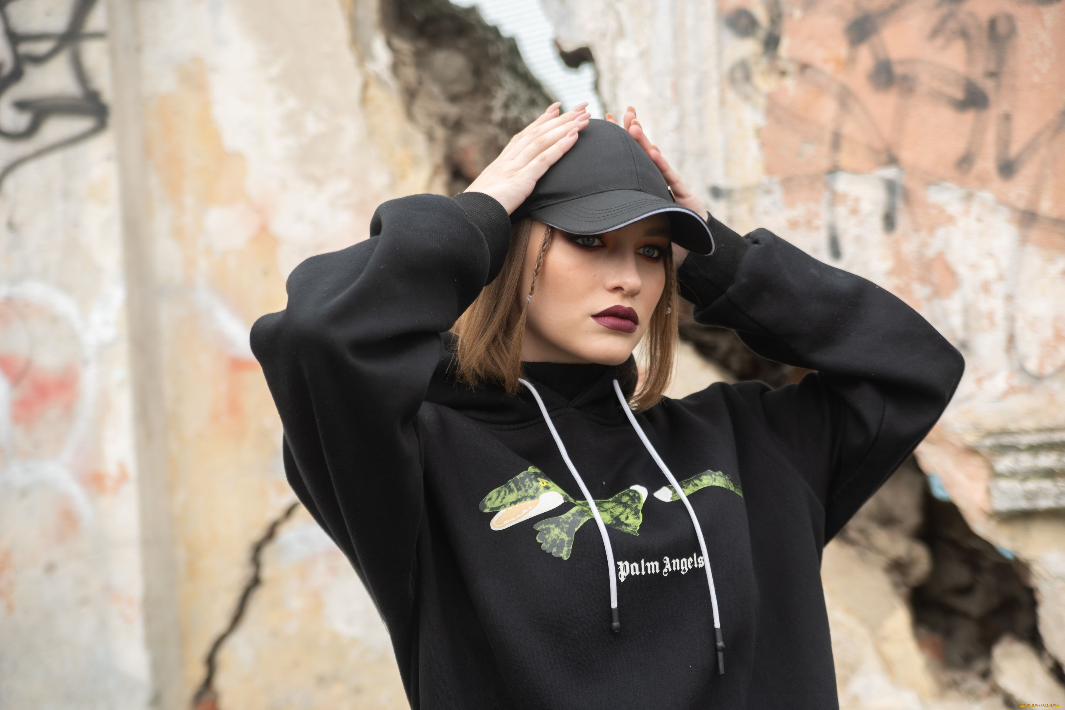 девушка, -, girl, девушки, -, лица, , портреты, девушка, женщина, шатенка, темноволосая, сексуальная, модель, звезда, позирует, разная, обувь, верхняя, стильная, одежда, нижнее, эротическое, бельё, трусы, лифчик, колготки, чулки, аксессуары, макияж, и, множество, элементов, на, фотографии