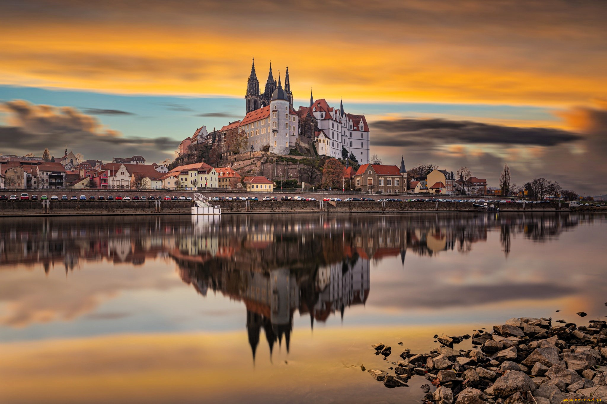 альбрехтсбург, города, замки, германии, замок, дома, озеро, камни, тучи, закат