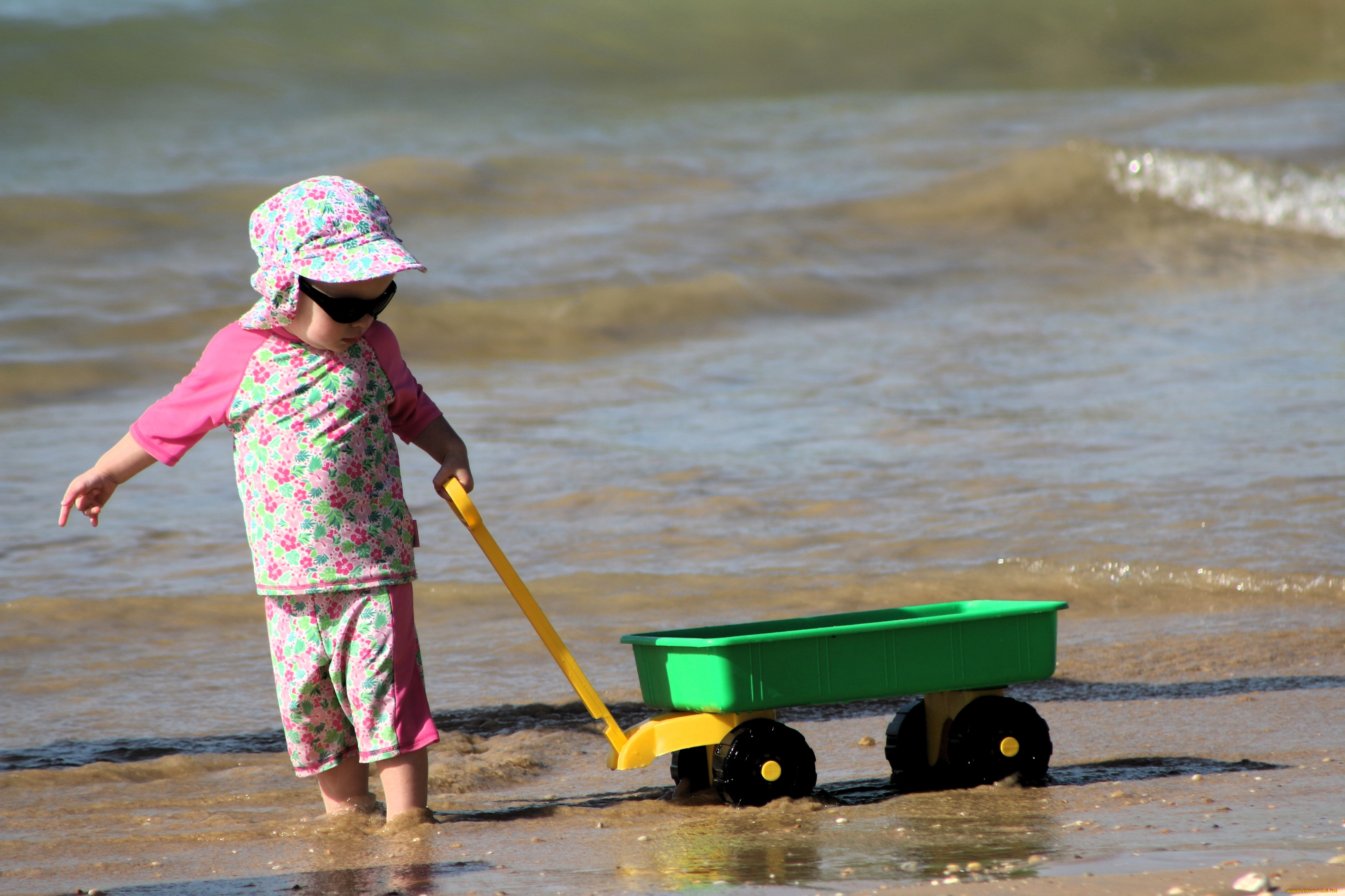 разное, дети, ребенок, панамка, очки, костюм, игрушка, тележка, берег, море, пляж