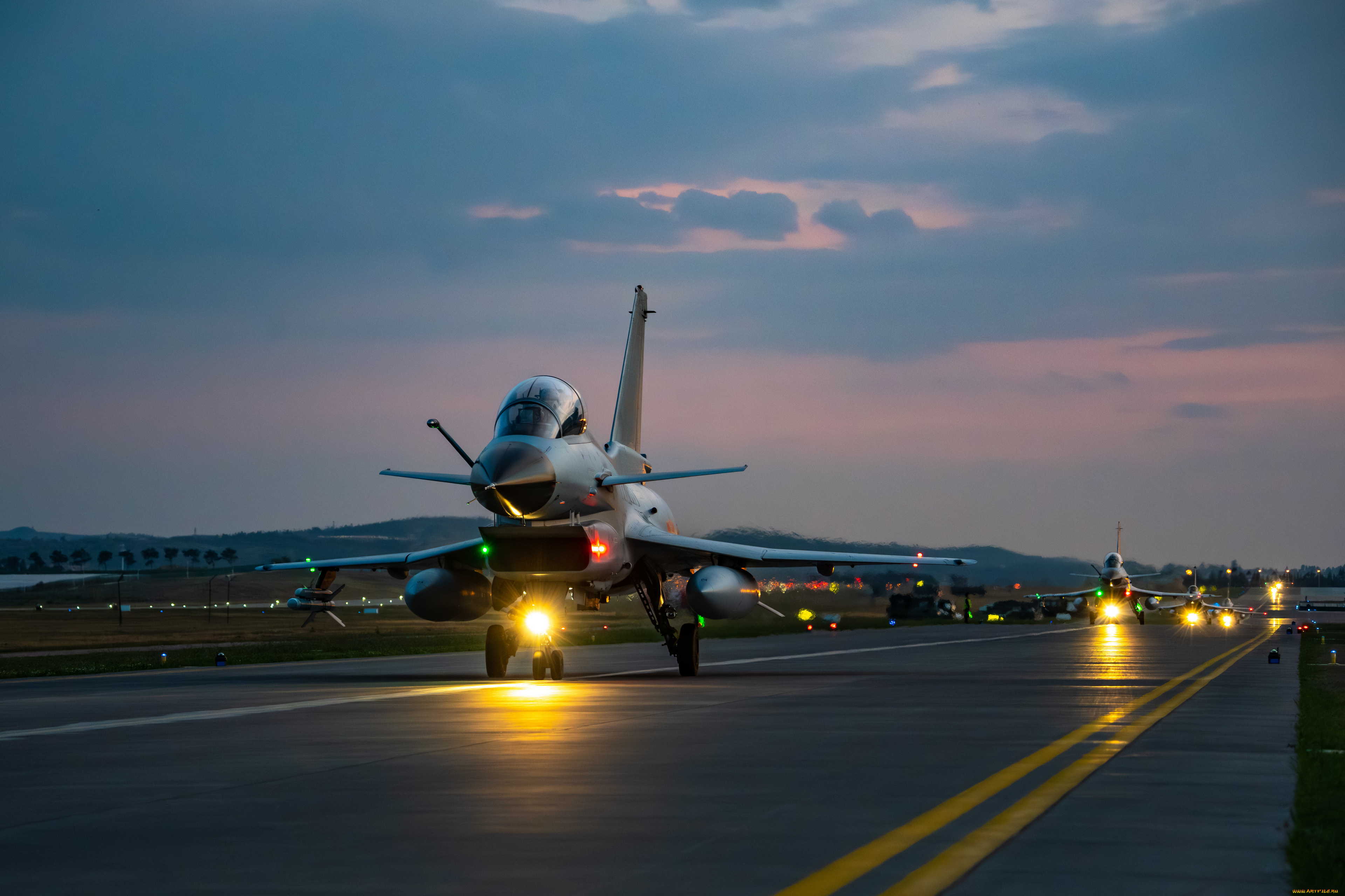 авиация, боевые, самолёты, ввс, ноак, j10, самолет, фотография, военные, военный, облака, вид, спереди, огни, небо, дорога, пилот, взлетно, посадочная, полоса