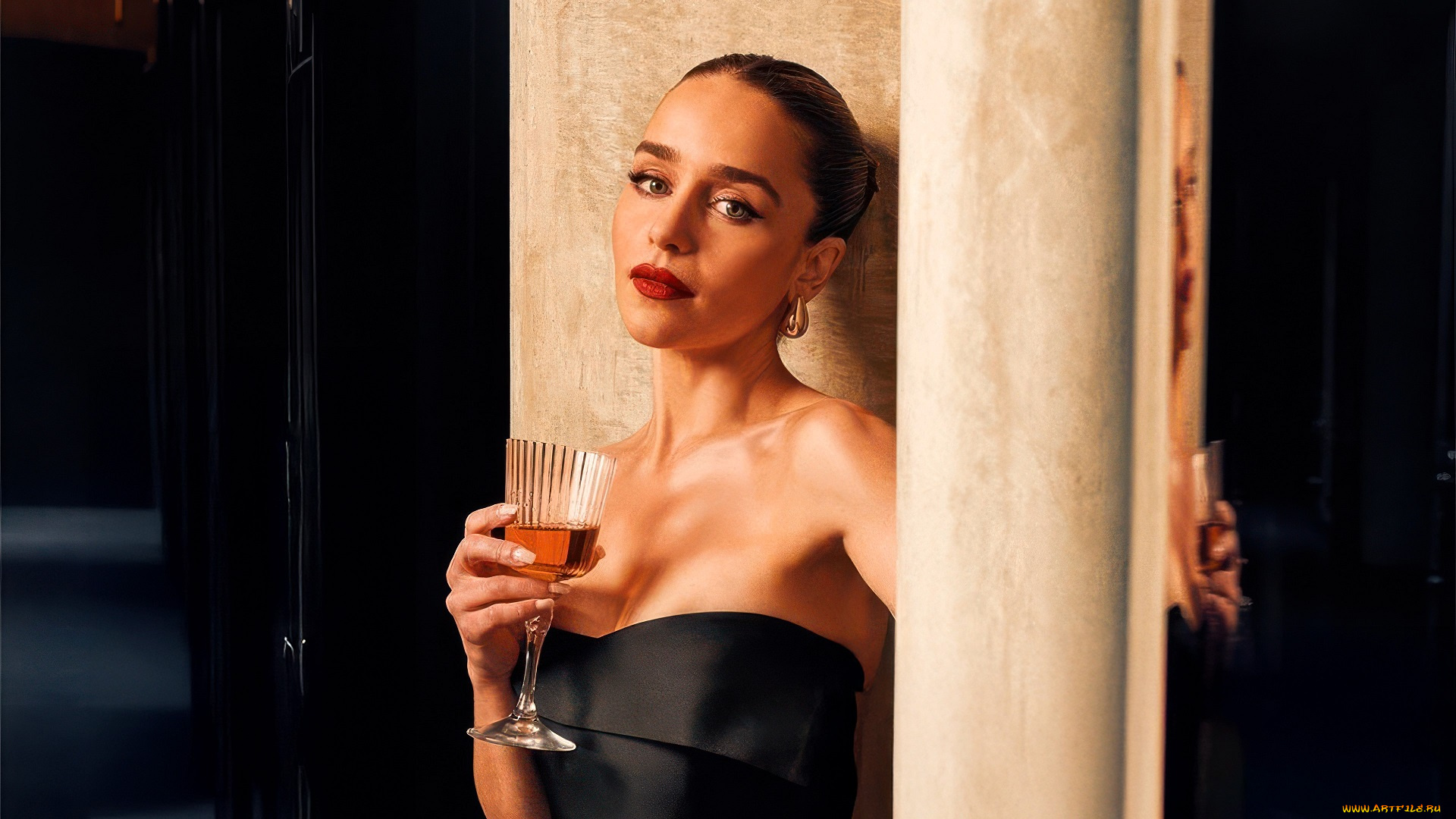 девушки, emilia, clarke, актриса, шатенка, платье, бокал