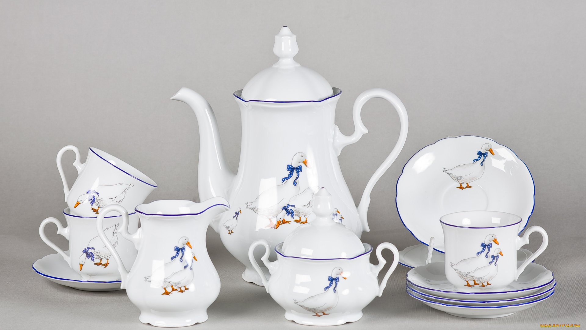 разное, посуда, столовые, приборы, кухонная, утварь, фарфор, сервиз, чайник, тарелки, чашки