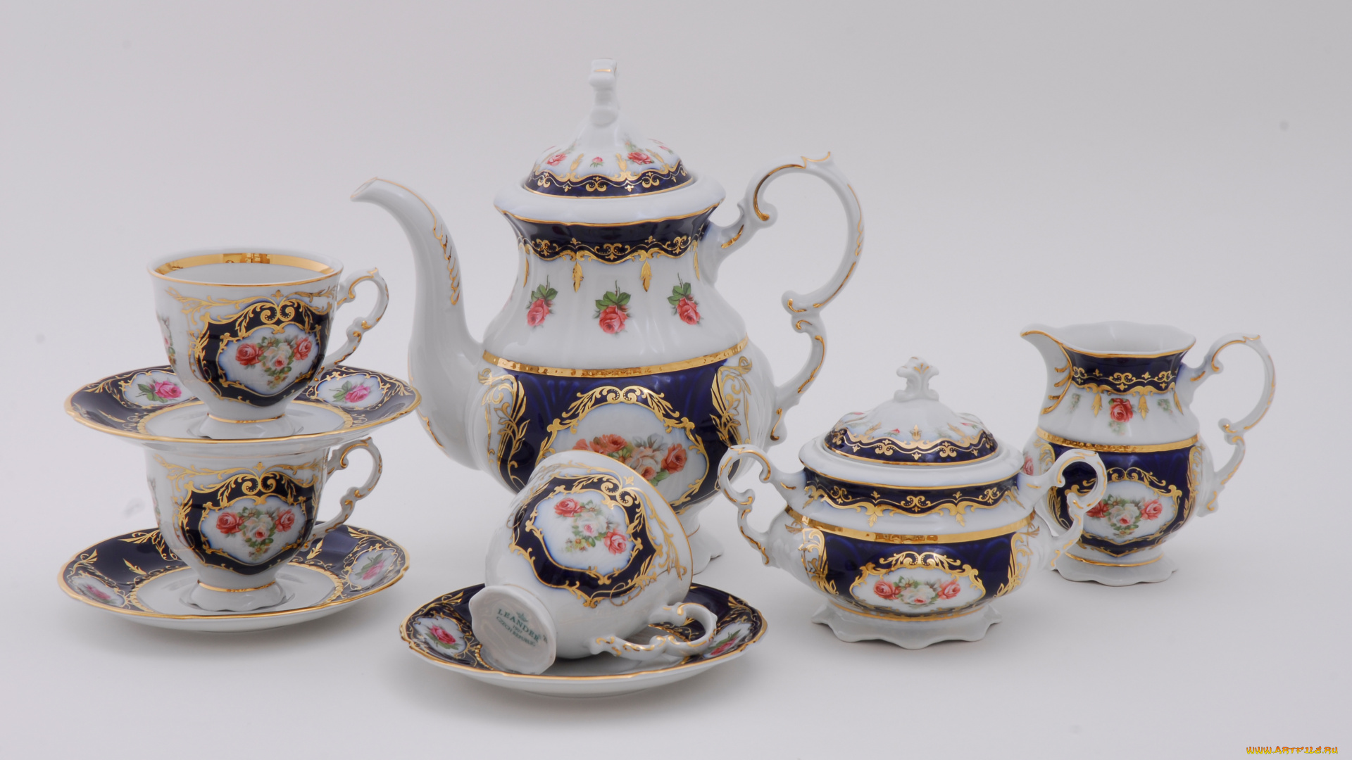 разное, посуда, столовые, приборы, кухонная, утварь, тарелочки, чашки, чайник, фарфор, сервиз