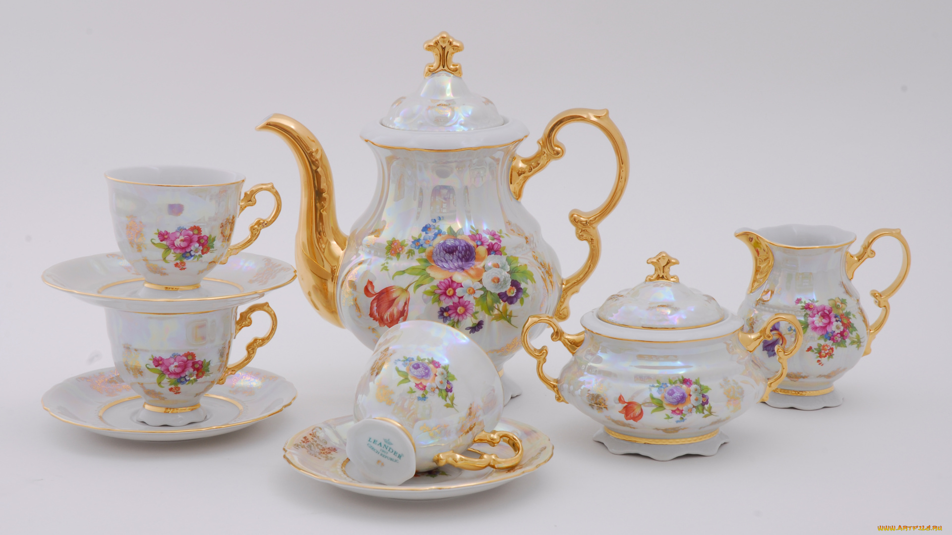 разное, посуда, столовые, приборы, кухонная, утварь, сервиз, фарфор, чайник, чашки, тарелочки