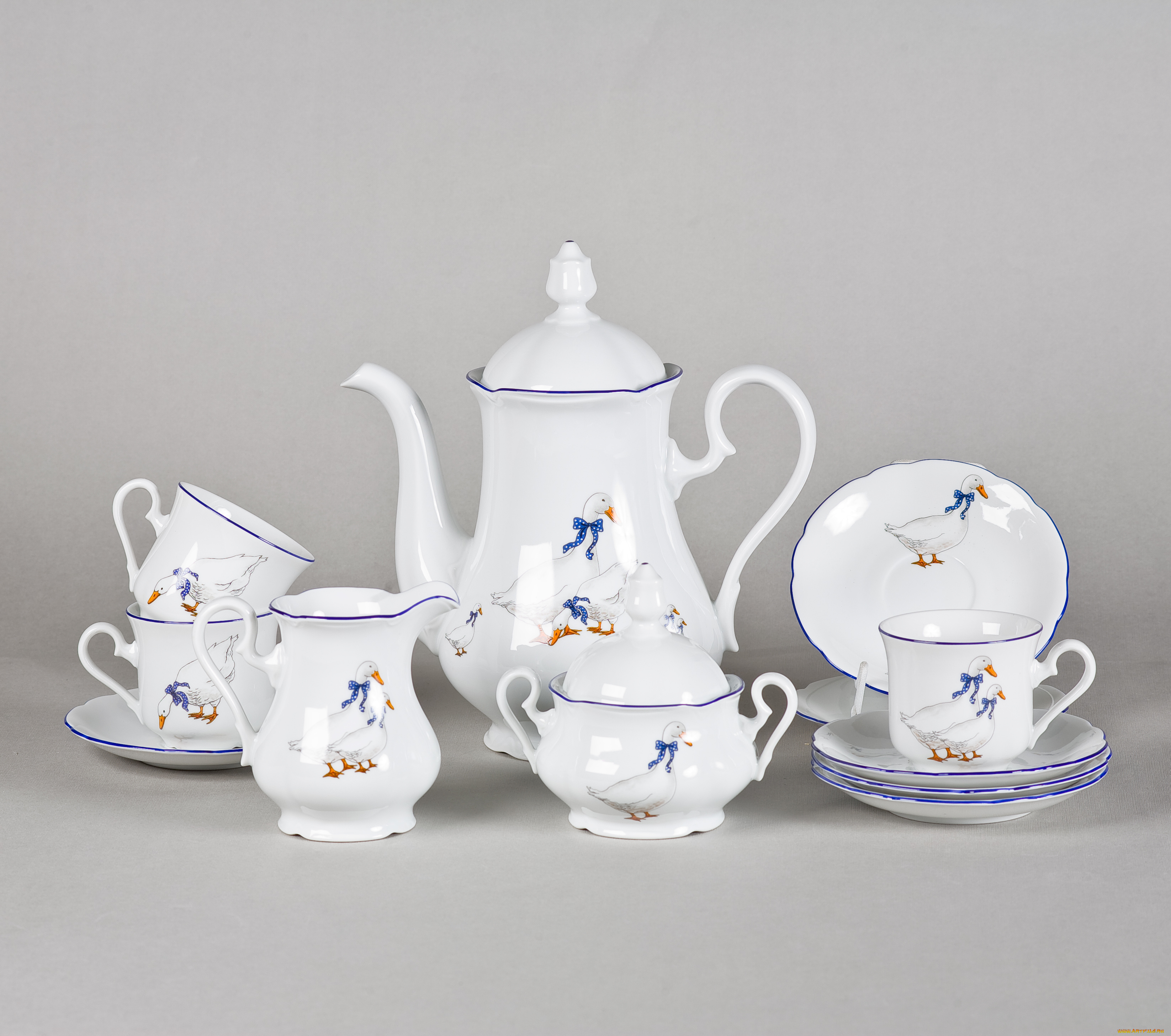 разное, посуда, столовые, приборы, кухонная, утварь, фарфор, сервиз, чайник, тарелки, чашки