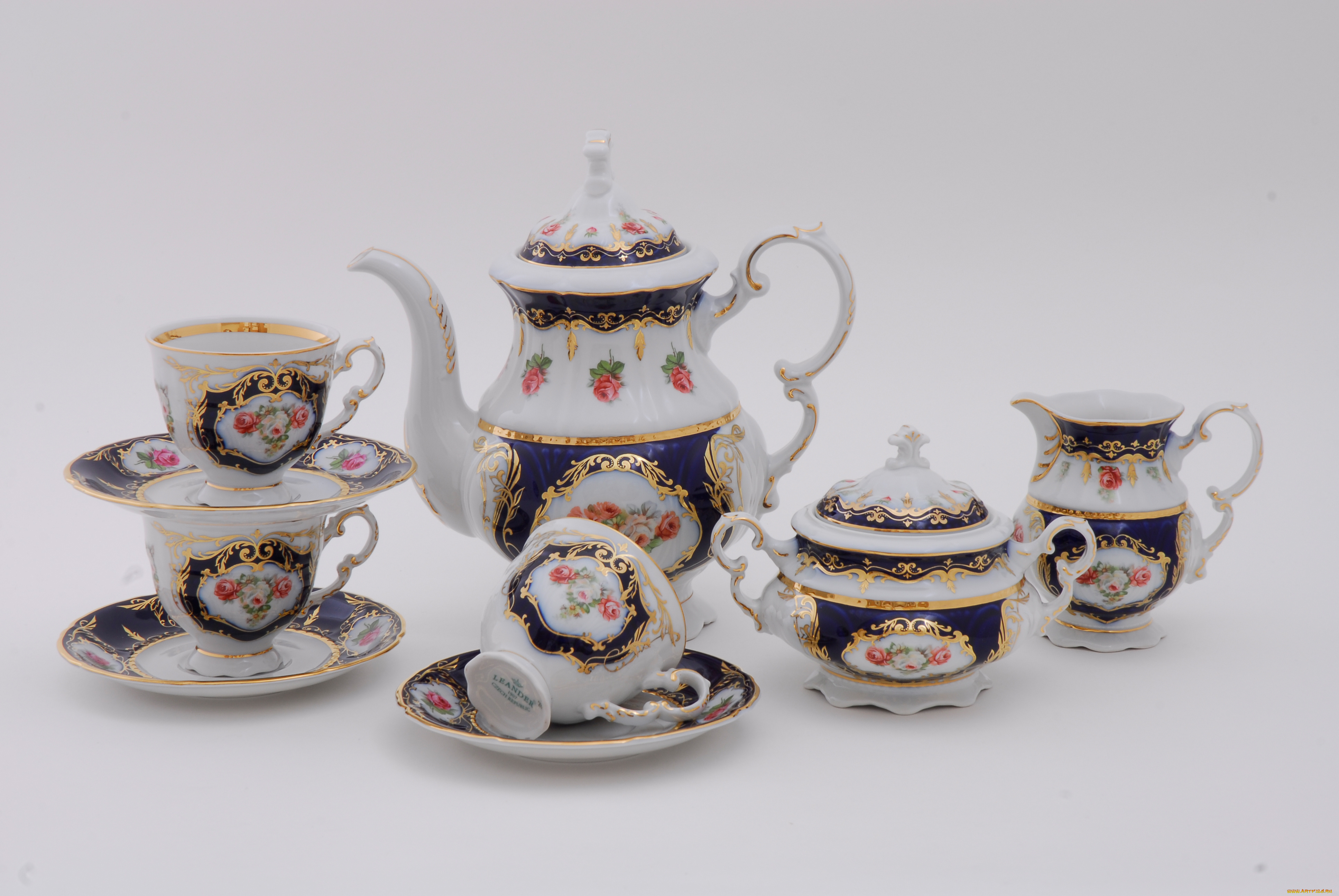 разное, посуда, столовые, приборы, кухонная, утварь, тарелочки, чашки, чайник, фарфор, сервиз