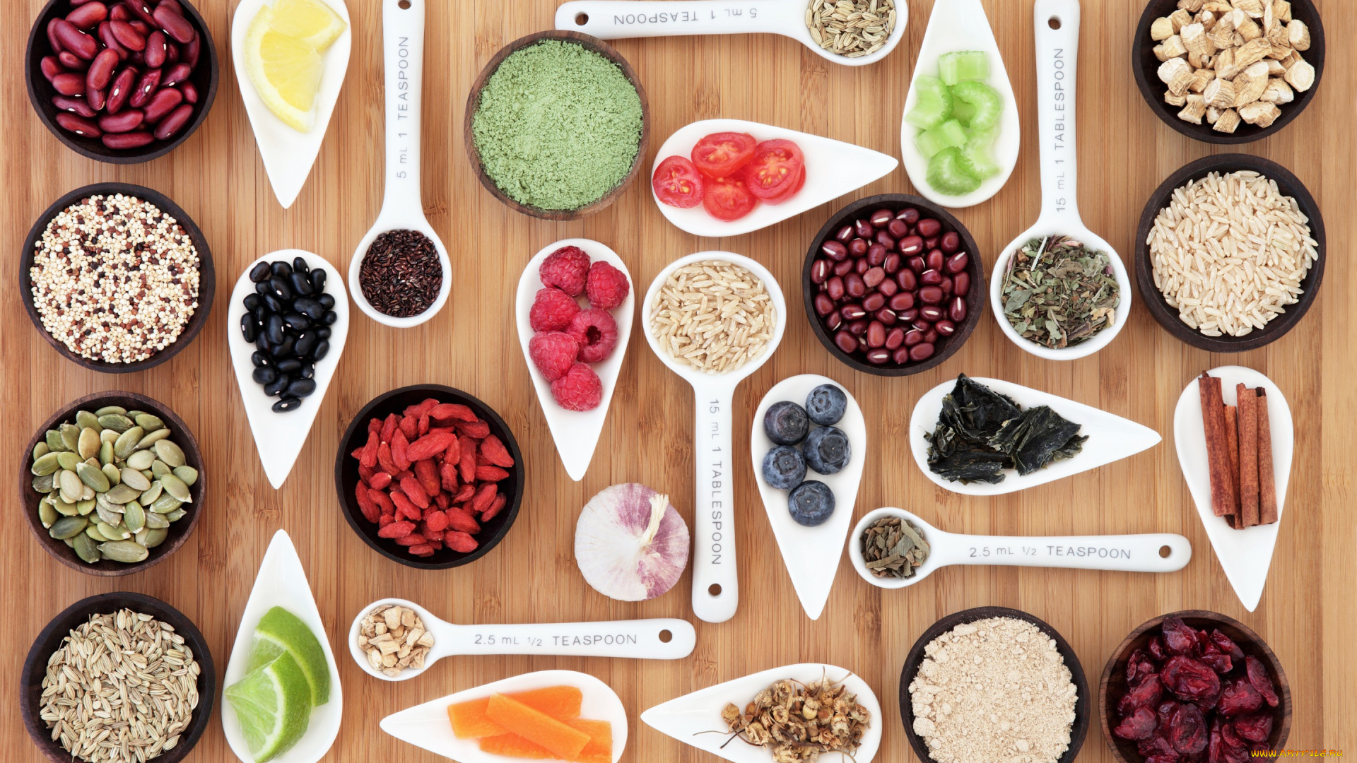 еда, разное, tomato, lime, специи, lemon, raspberry, spoon, черника, малина, berry, ягоды, корица, семена, spices, seed, фасоль, лимон, лайм