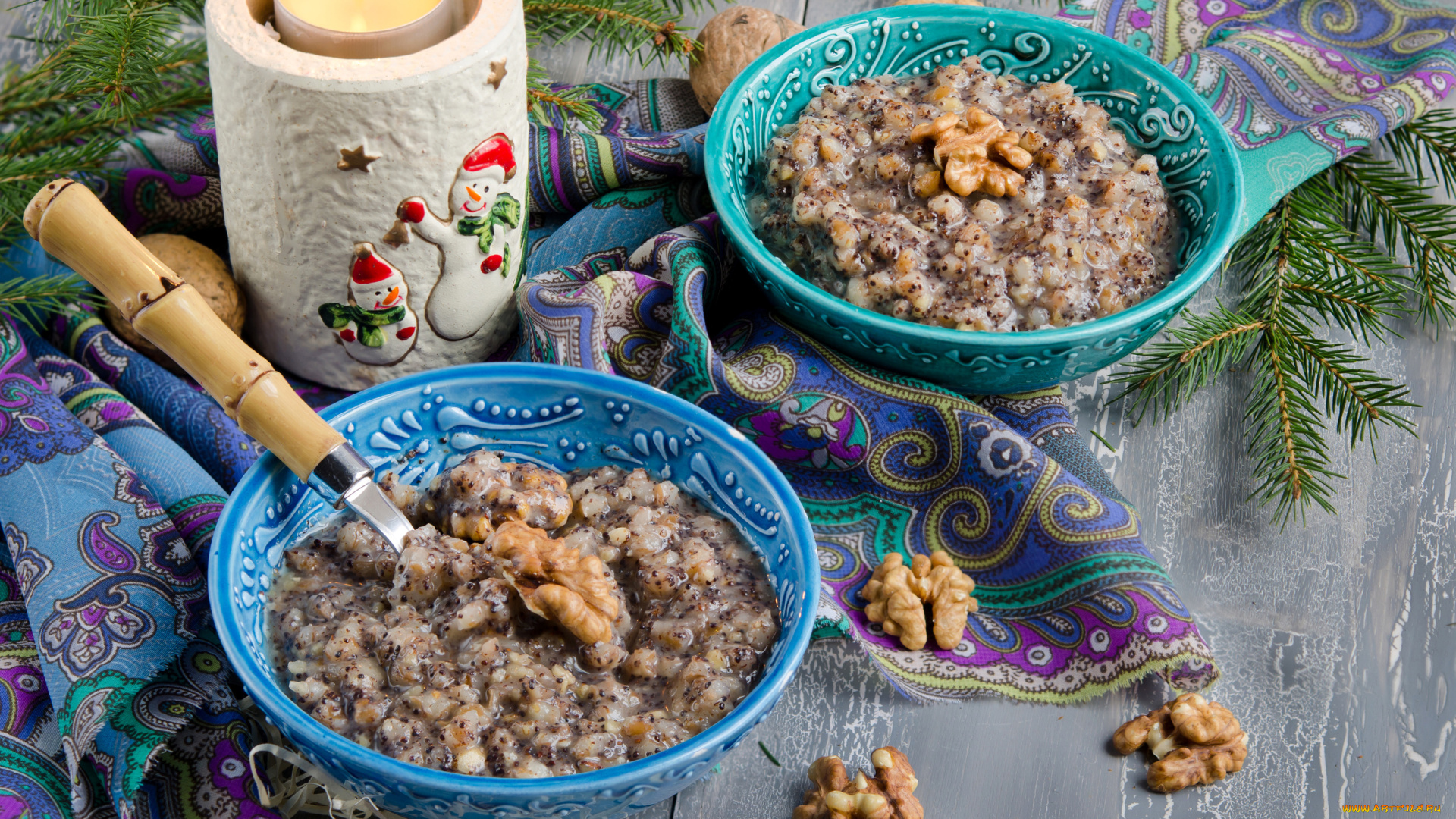 праздничные, угощения, ёлка, свеча, кутья, тарелки, орехи