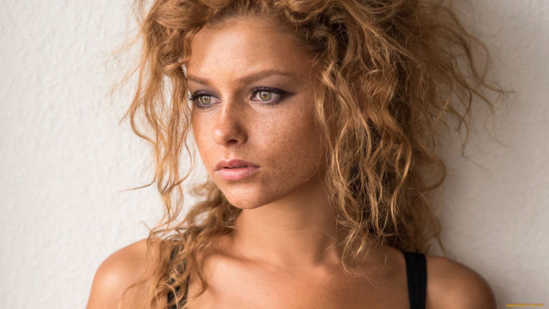 julia, yaroshenko, девушки, юлия, ярошенко, красотка, рыжеволосая, сексуальная, взгляд, веснушки, поза, модель, причёска, лицо, красавица, портрет, julia, yaroshenko, девушка