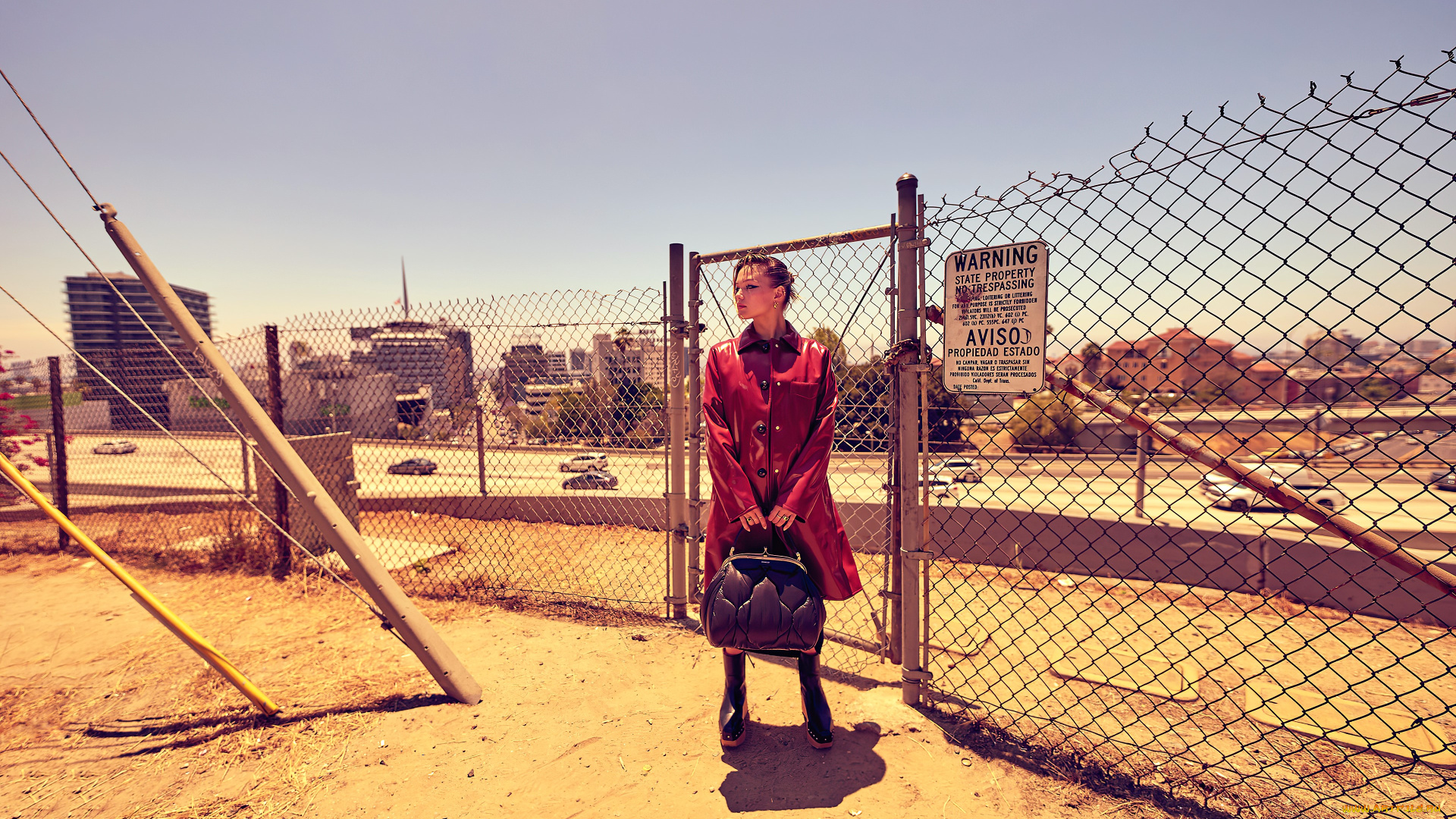 девушки, olivia, holt, плащ, сумка, забор, город