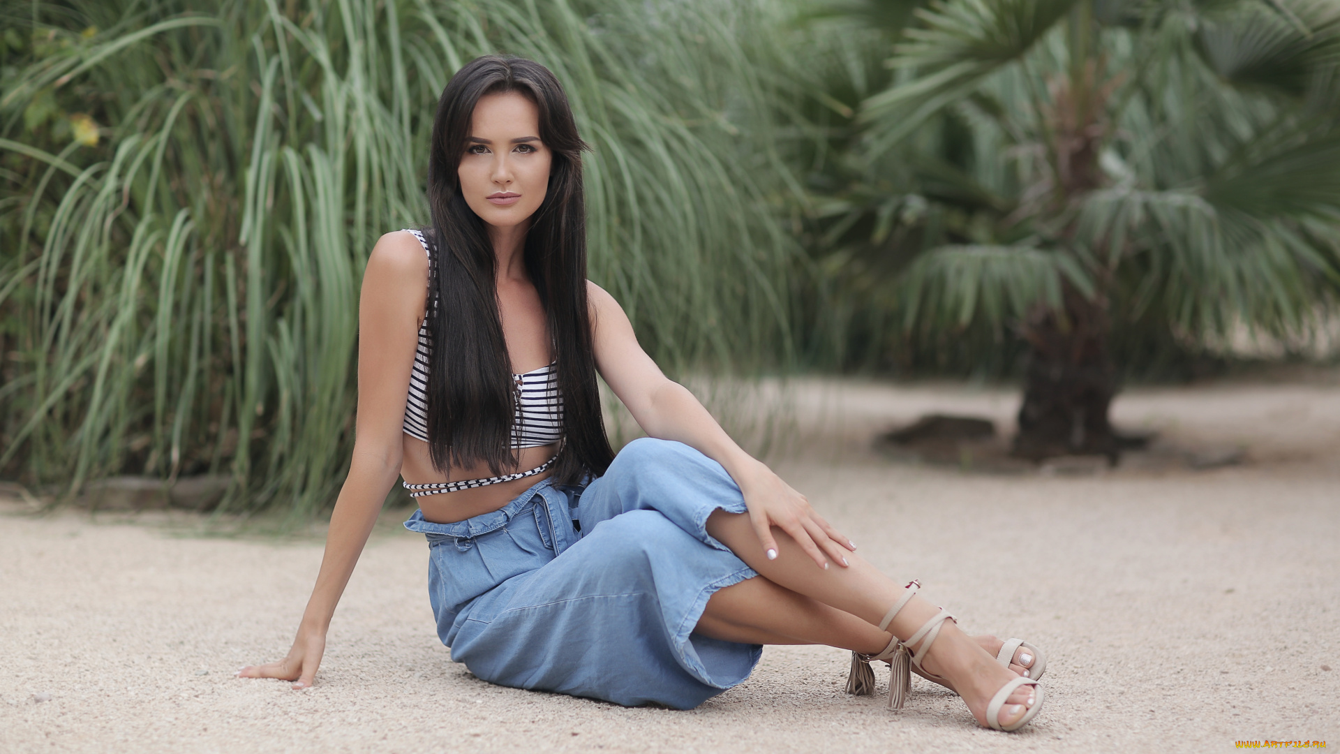 красивая, девушка, девушки, -, брюнетки, , шатенки, девушка, женщина, брюнетка, темноволосая, сексуальная, модель, звезда, позирует, разная, обувь, верхняя, стильная, одежда, нижнее, эротическое, бельё, трусы, лифчик, колготки, чулки, аксессуары, макияж, и, множество, элементов, на, фотографии