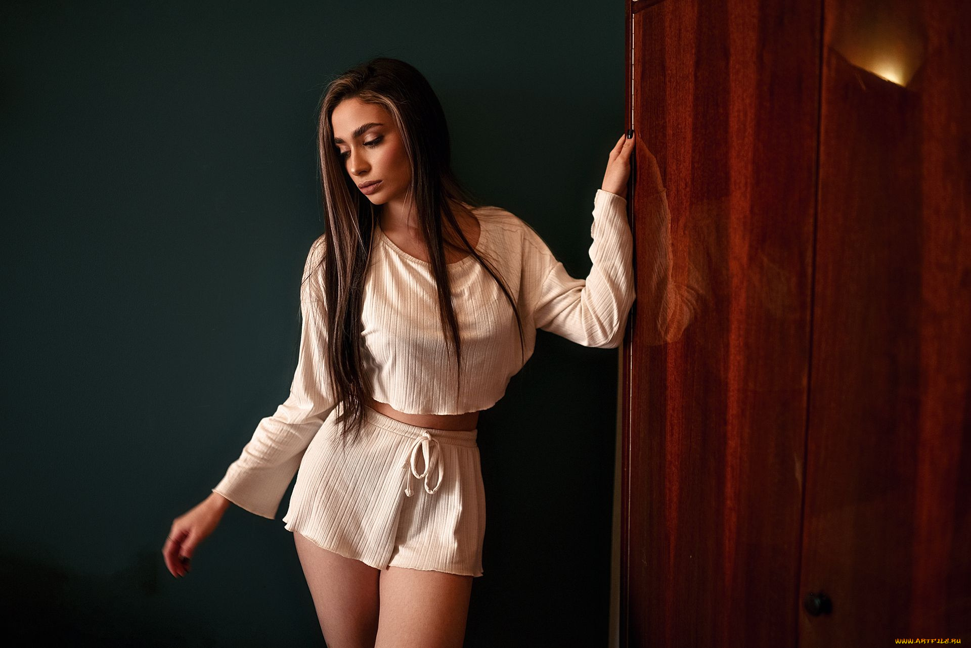 красивая, девушка, девушки, -, брюнетки, , шатенки, девушка, женщина, брюнетка, темноволосая, сексуальная, модель, звезда, позирует, разная, обувь, верхняя, стильная, одежда, нижнее, эротическое, бельё, трусы, лифчик, колготки, чулки, аксессуары, макияж, и, множество, элементов, на, фотографии