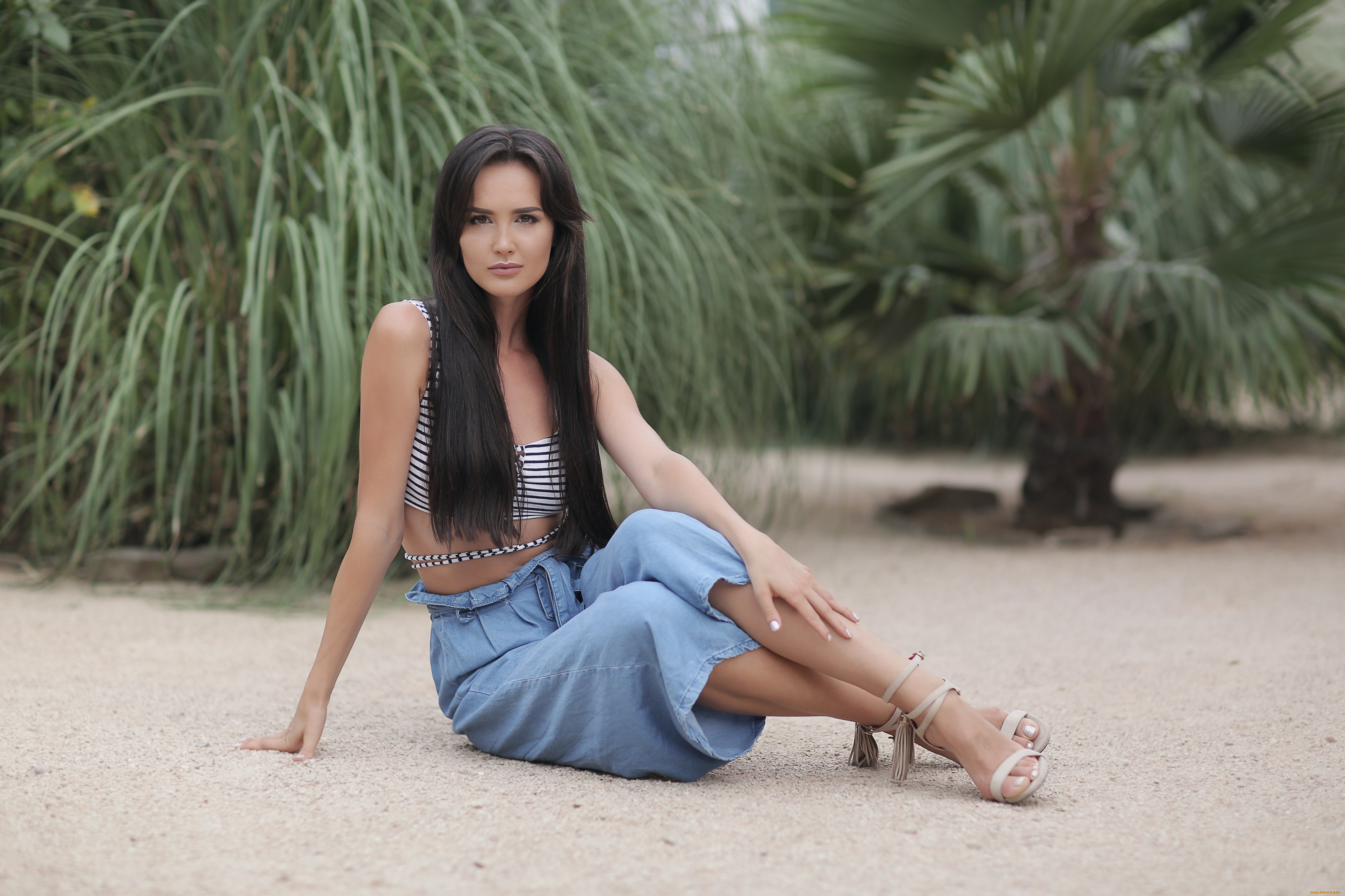 красивая, девушка, девушки, -, брюнетки, , шатенки, девушка, женщина, брюнетка, темноволосая, сексуальная, модель, звезда, позирует, разная, обувь, верхняя, стильная, одежда, нижнее, эротическое, бельё, трусы, лифчик, колготки, чулки, аксессуары, макияж, и, множество, элементов, на, фотографии