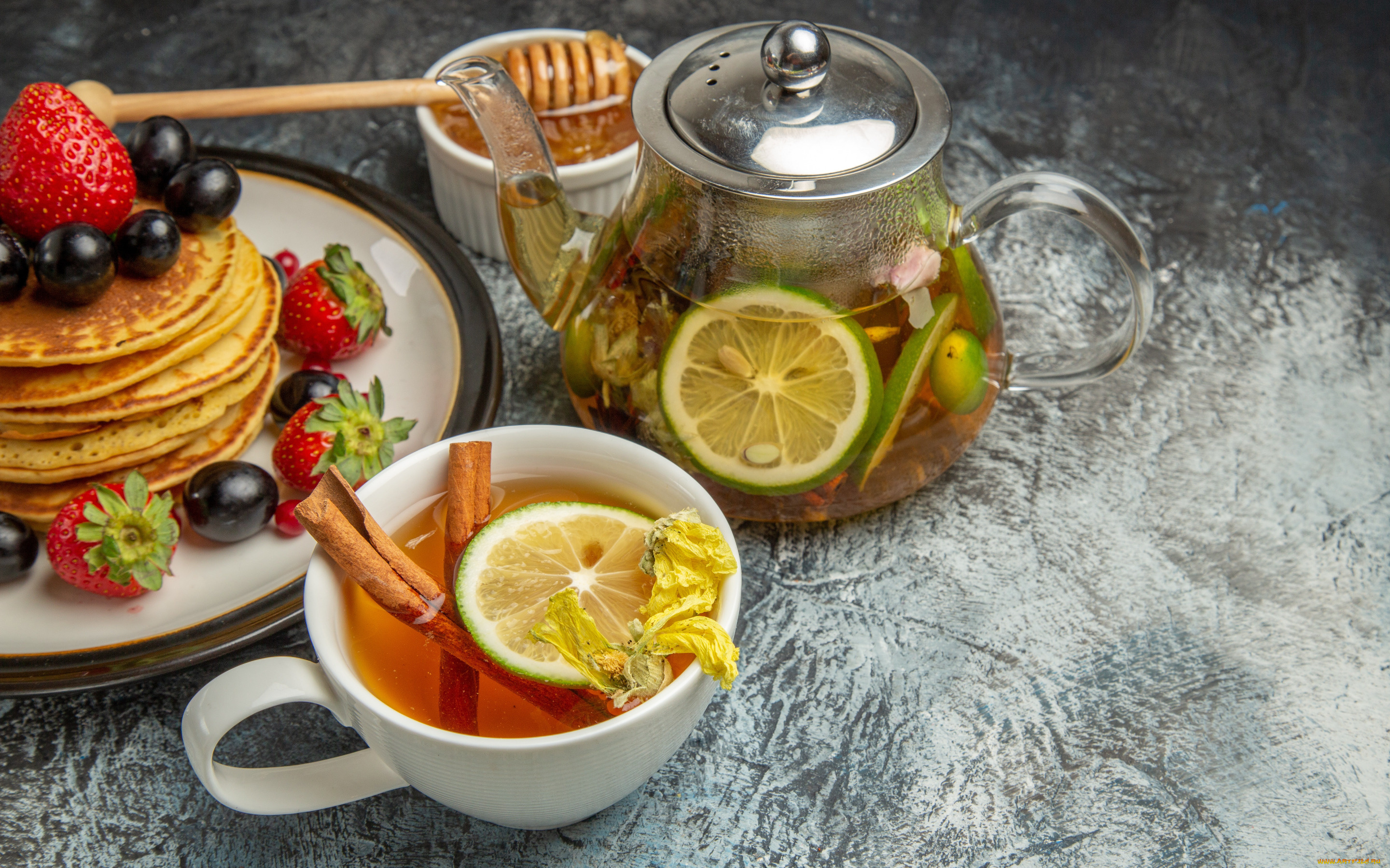 еда, напитки, , чай, ягоды, стол, чай, чайник, клубника, тарелка, виноград, чаепитие