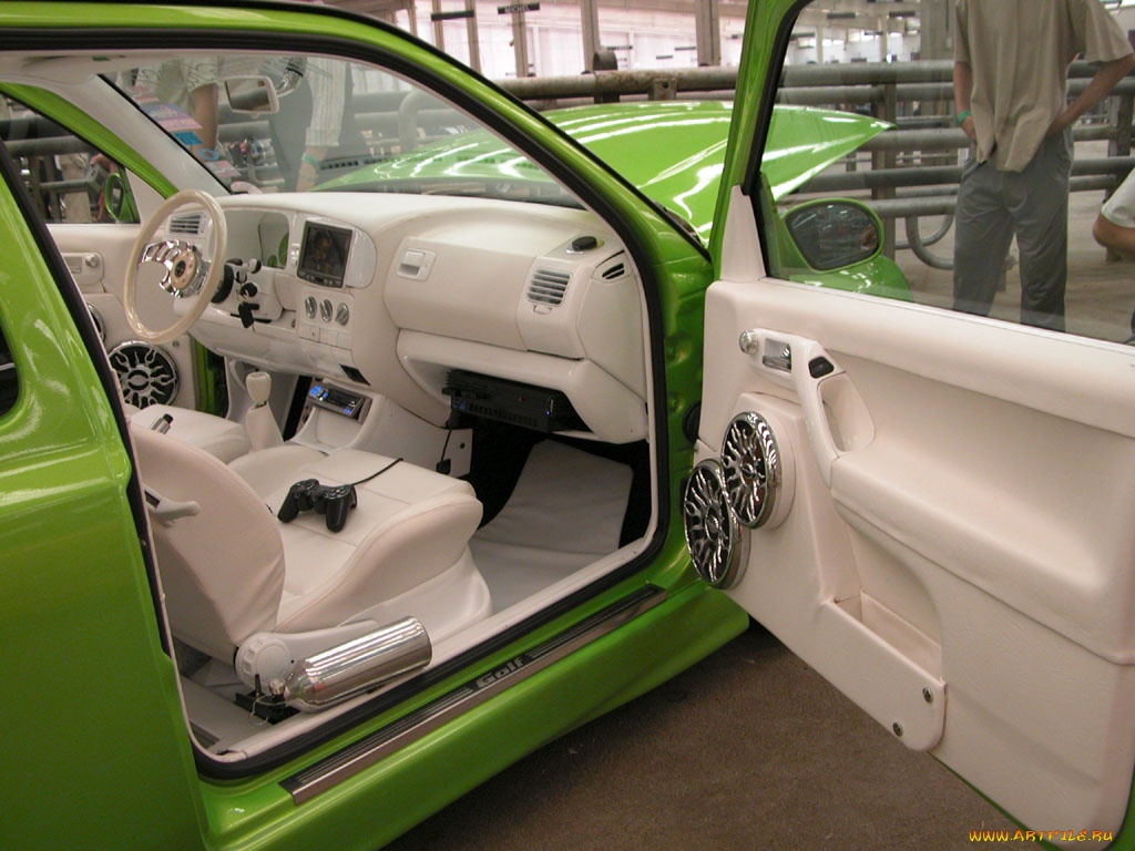 автомобили, интерьеры
