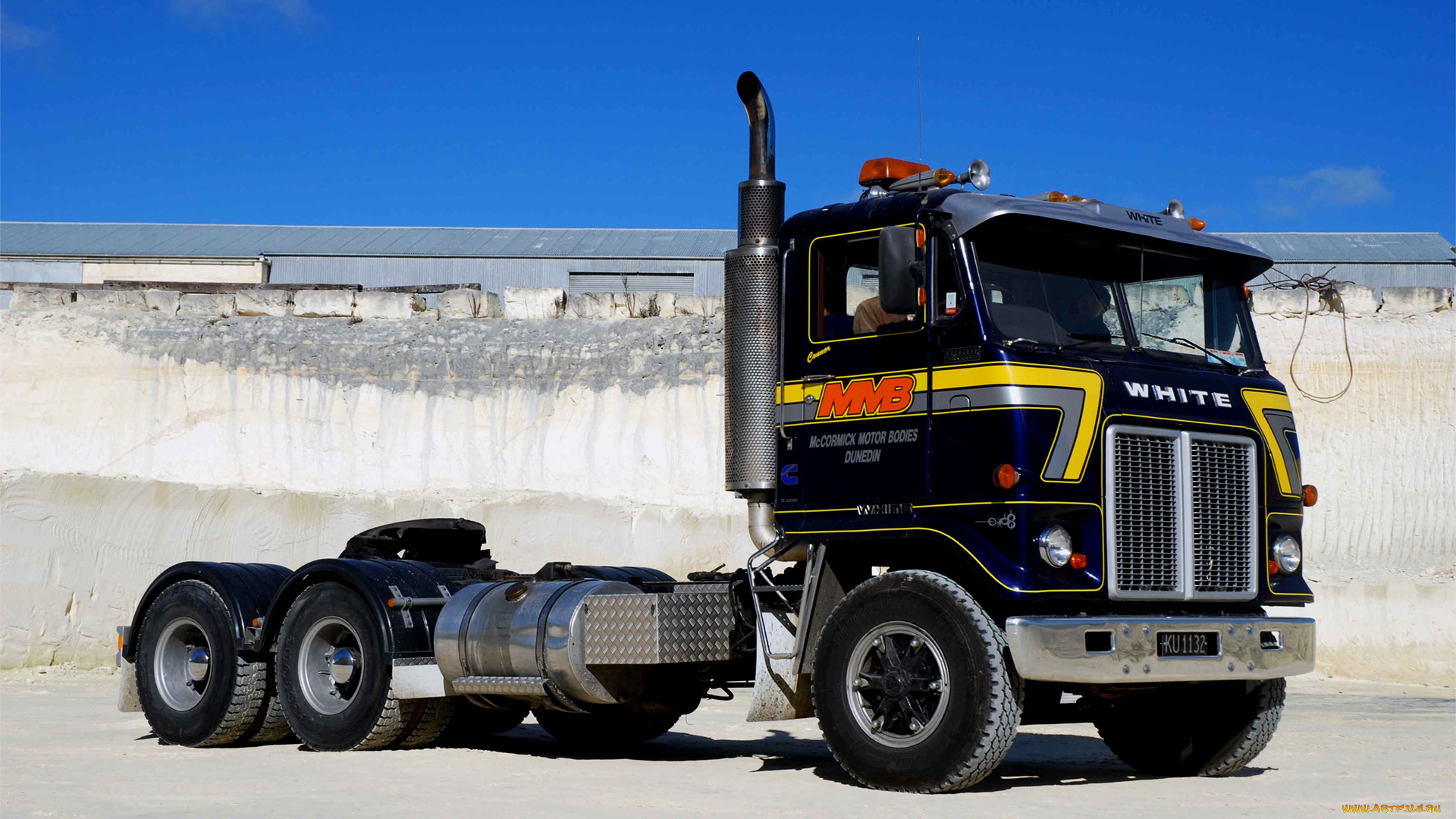 автомобили, грузовики, white