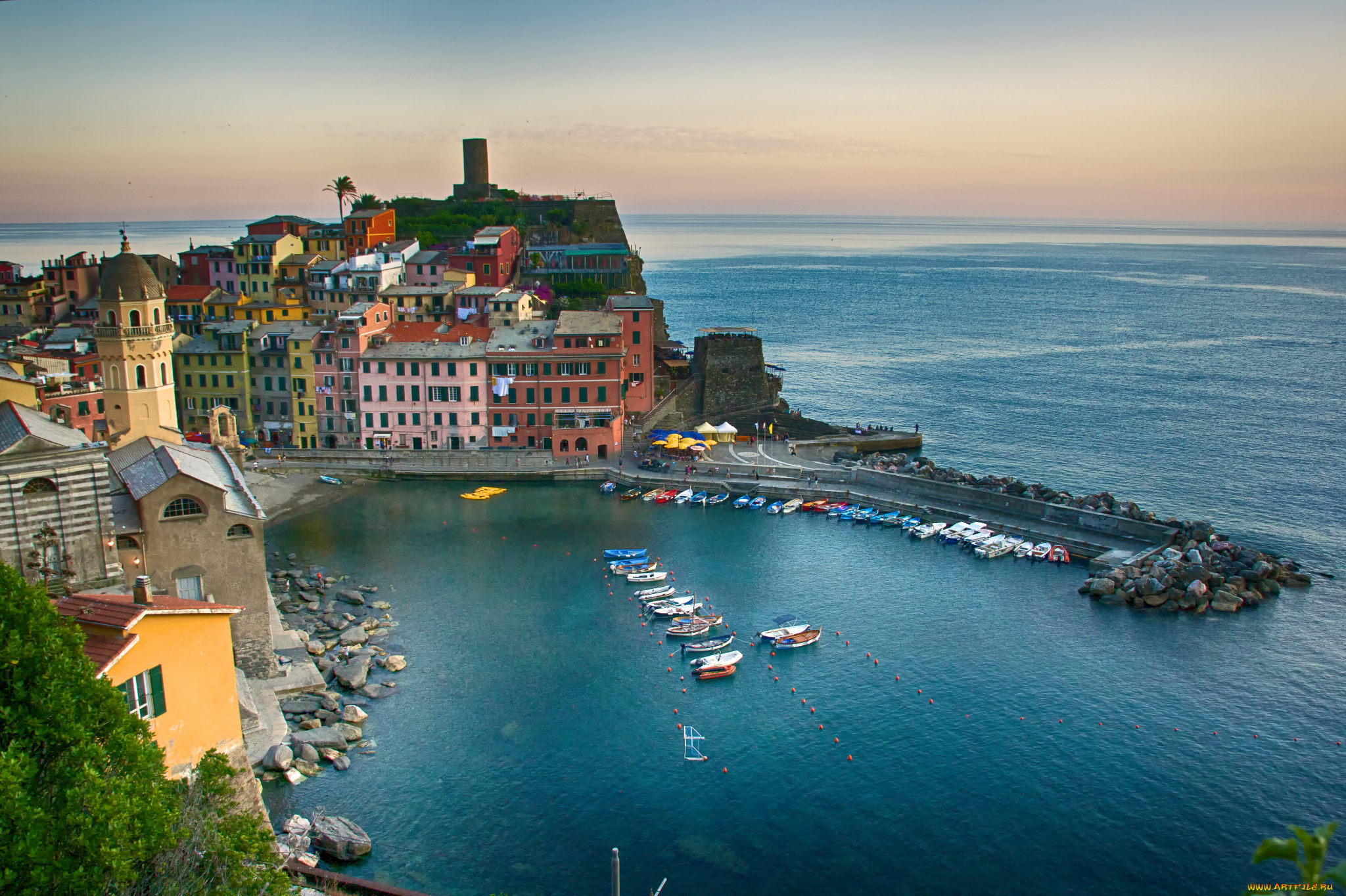 vernazza, , cinque, terre, , italy, города, амальфийское, и, лигурийское, побережье, , италия, Чинкве-терре, вернацца, ligurian, sea, cinque, terre, italy, бухта, лигурийское, море, побережье, пейзаж, лодки, здания