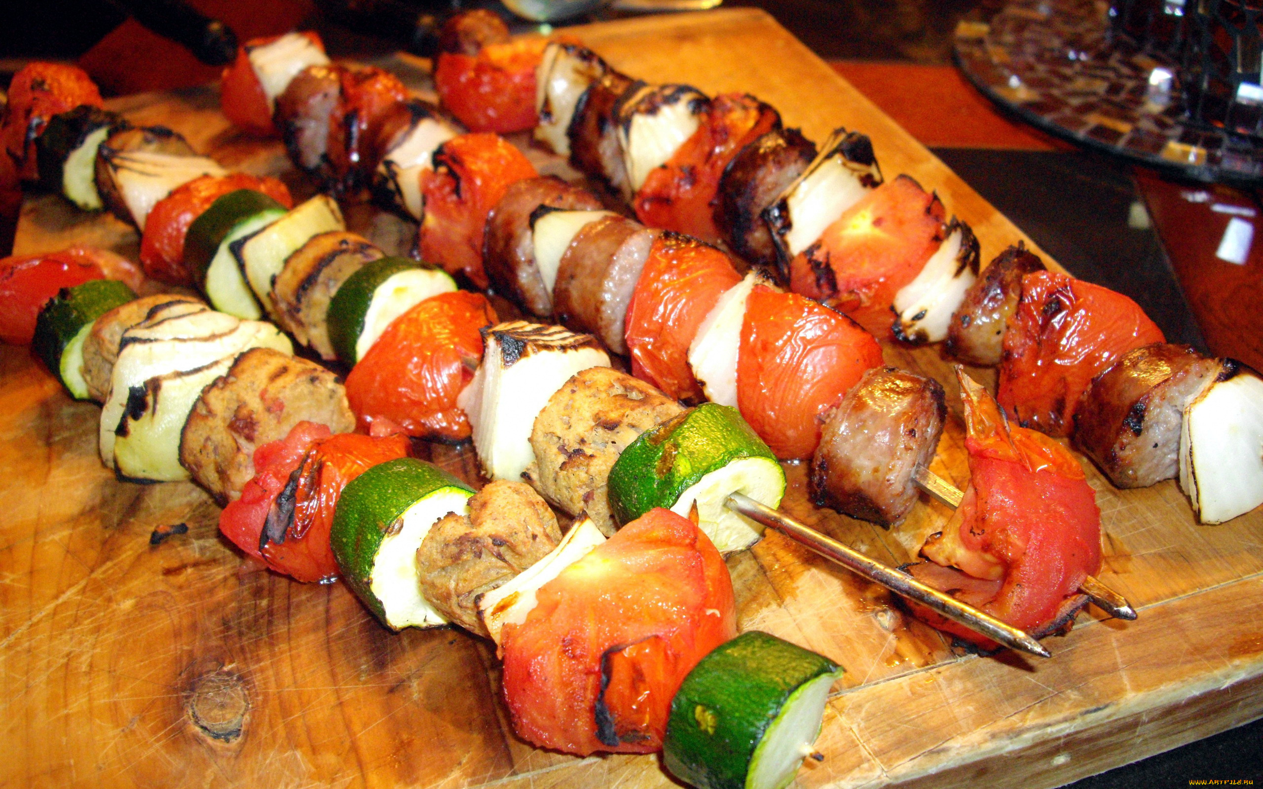 еда, шашлык, , барбекю, мясо, помидоры, цуккини, шампуры