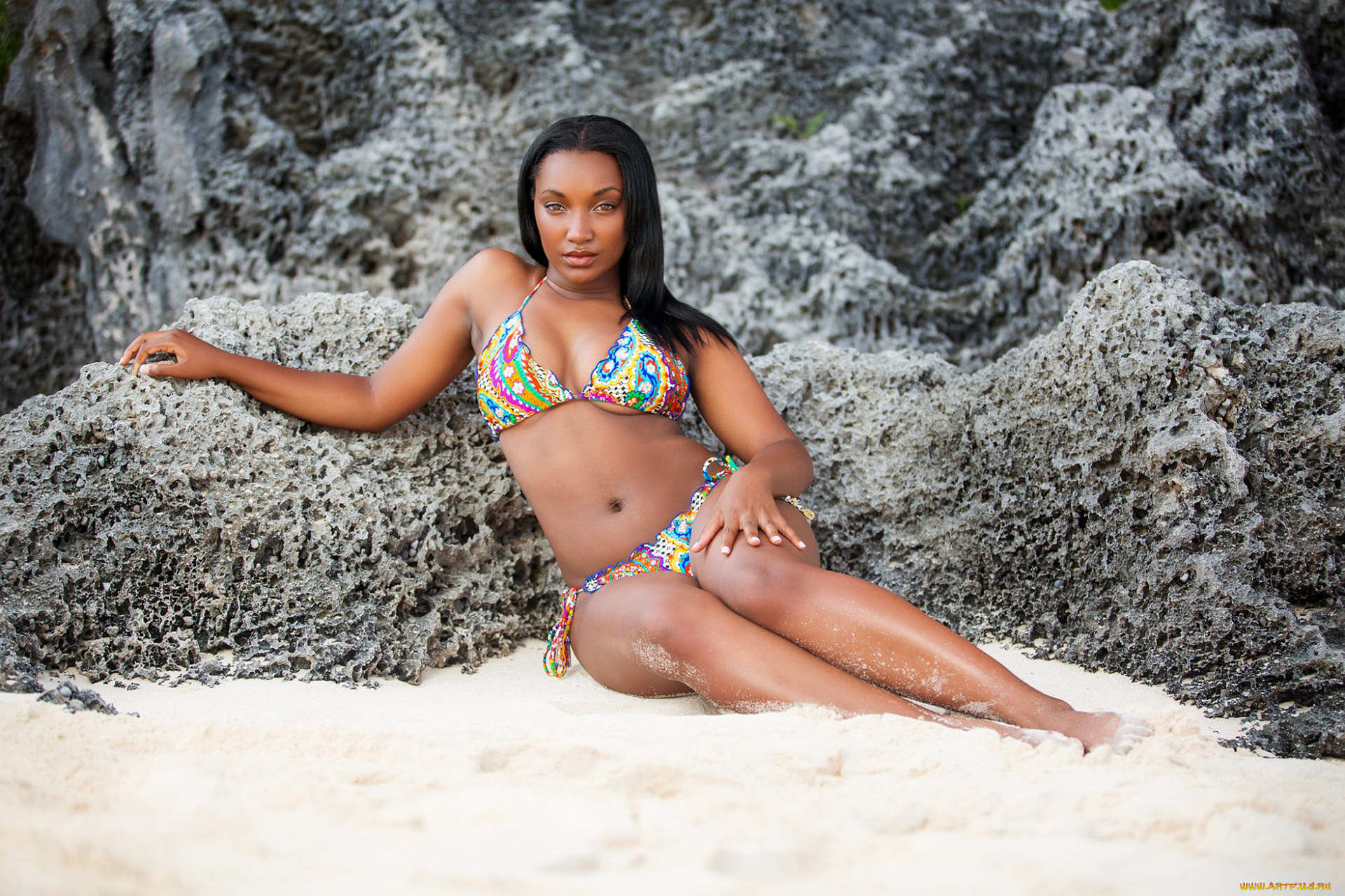 sherri, scott, девушки, чернокожая, взгляд, темнокожая, купальник, поза, песок, мулатка, брюнетка, модель, девушка, sherri, scott, пляж