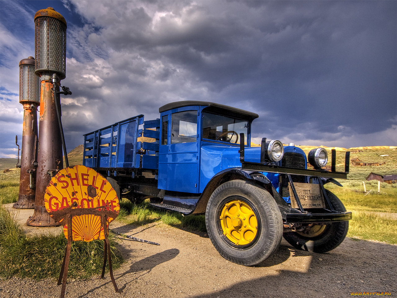 автомобили, грузовики