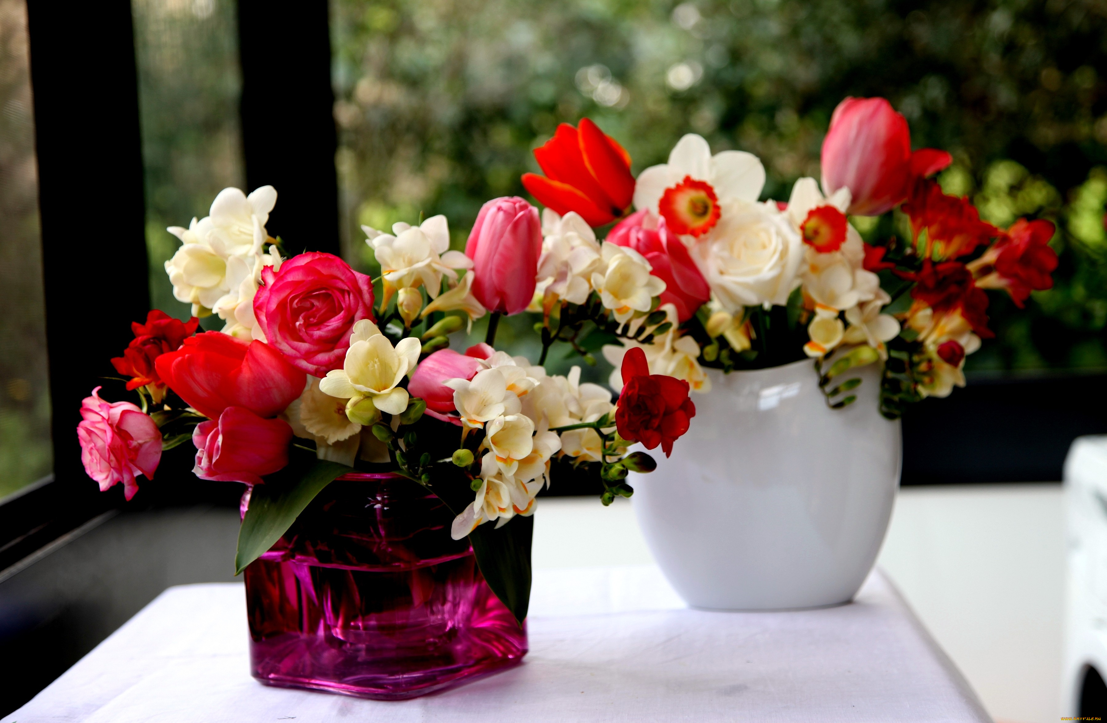 цветы, букеты, композиции, кувшины, розы, тюльпаны, фрезия, нарциссы