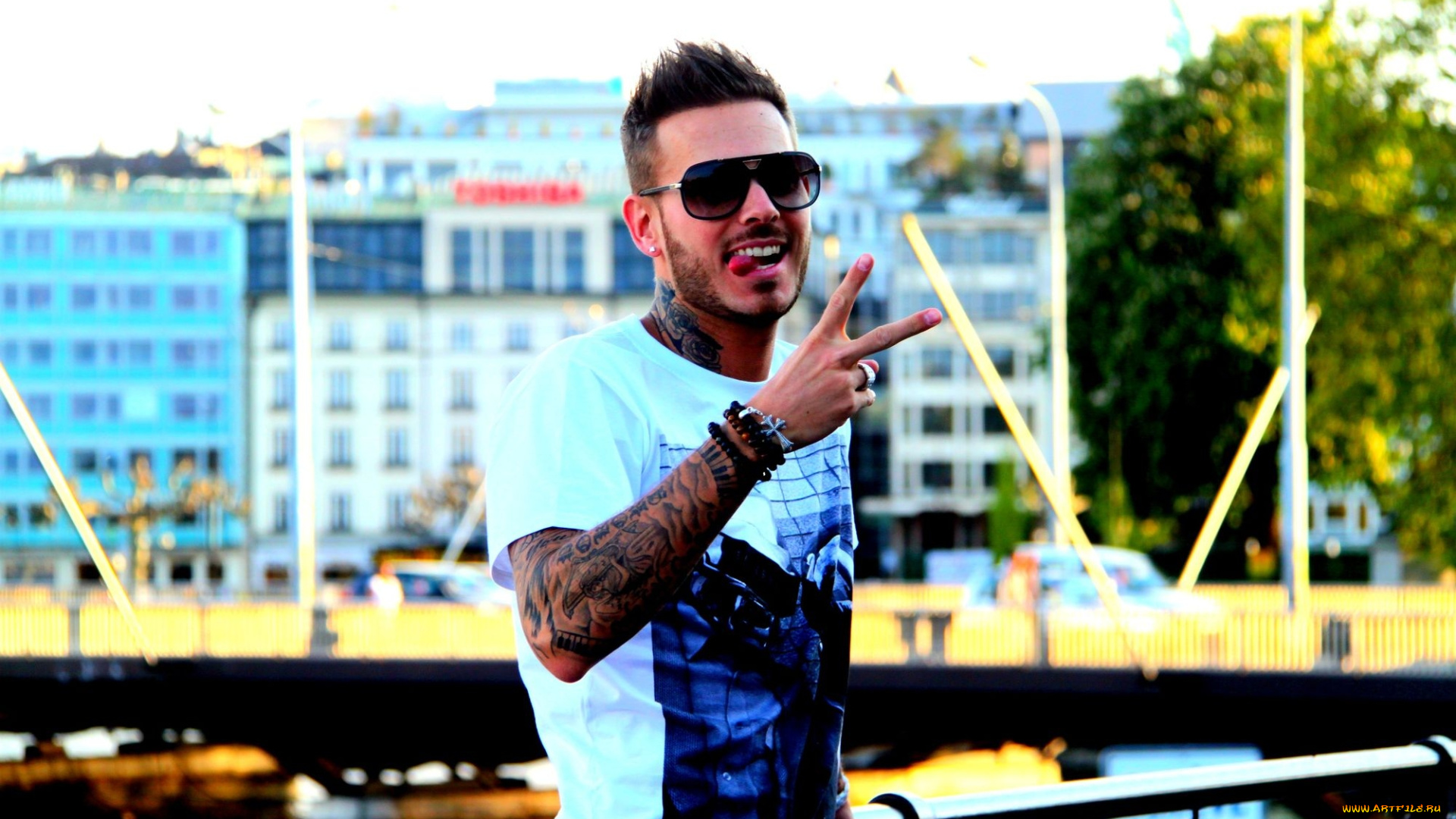 matt, pokora, музыка, татуировки, улыбка, язык, улица