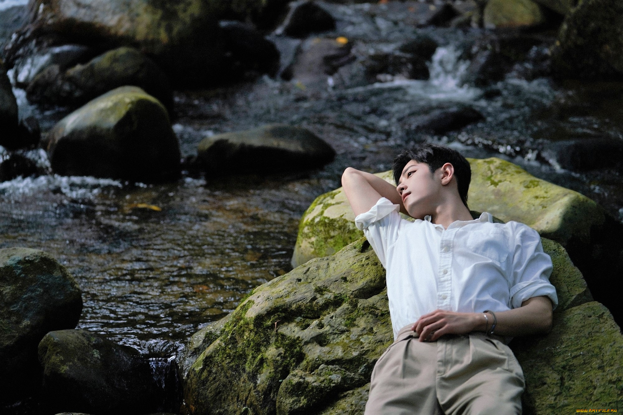 мужчины, xiao, zhan, актер, рубашка, камни, ручей