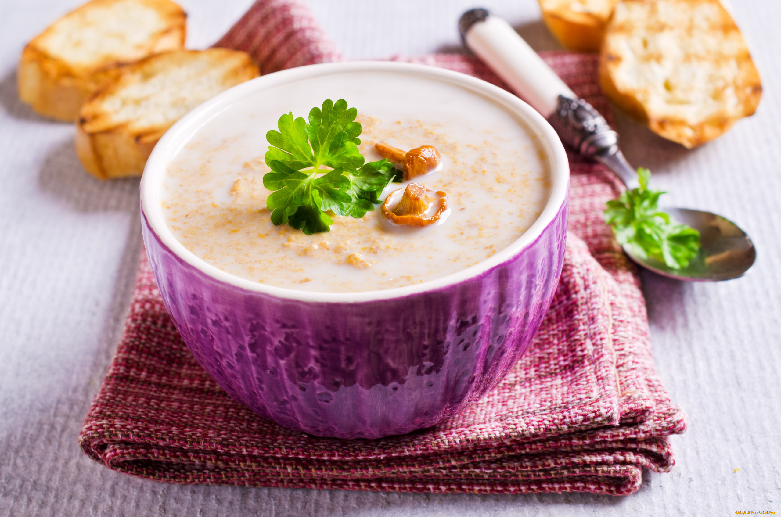 еда, первые, блюда, гренки, грибной, суп, лисички, петрушка