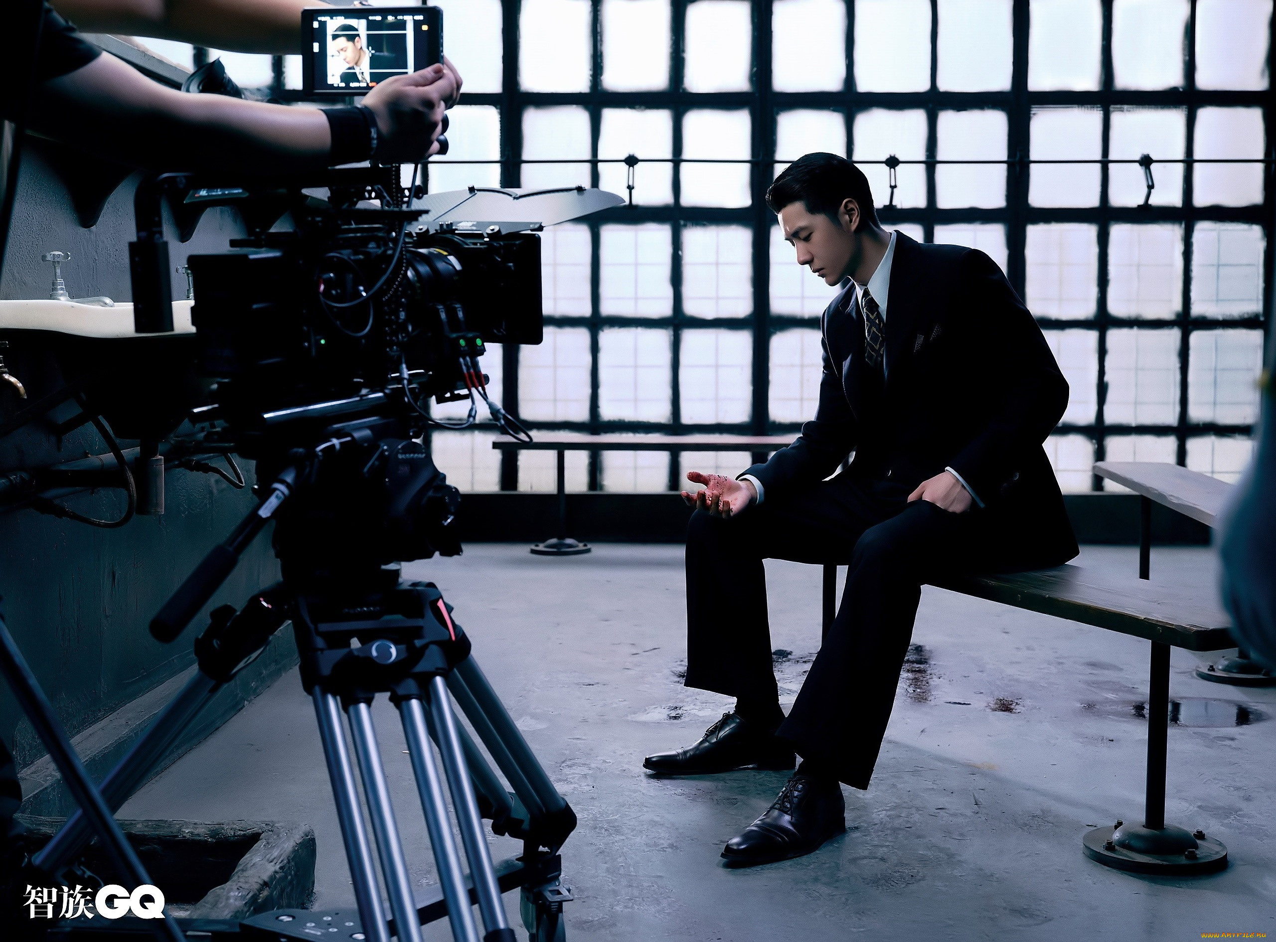 мужчины, wang, yi, bo, костюм, скамейка, камера, кровь